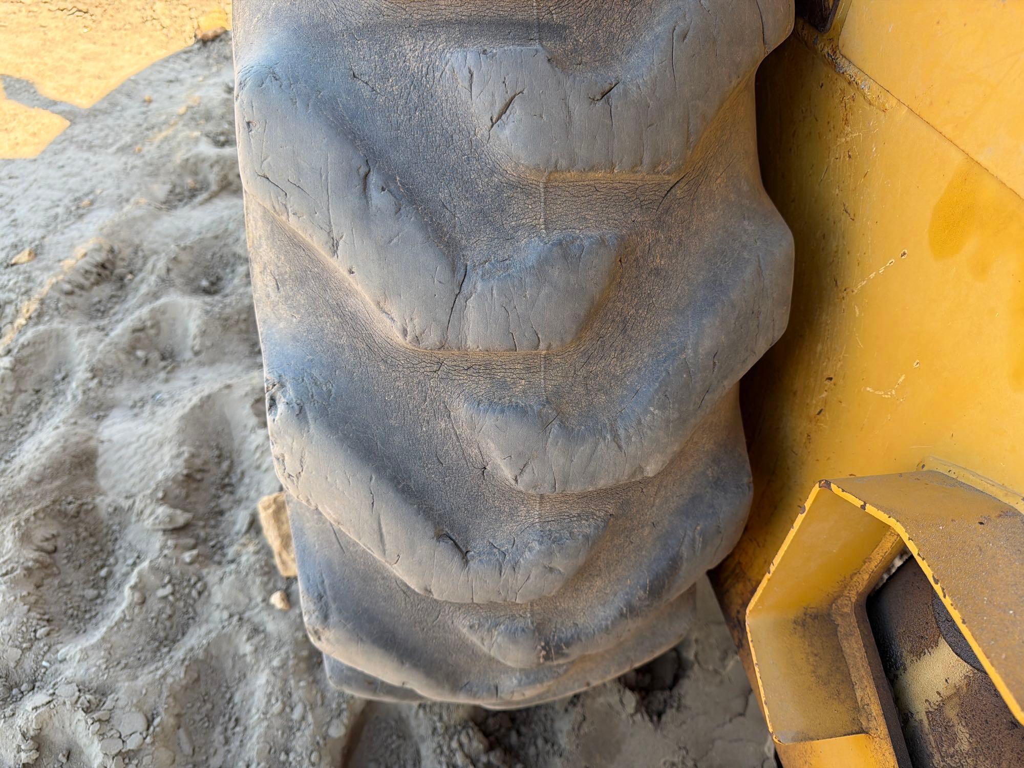 Caterpillar CP-433E