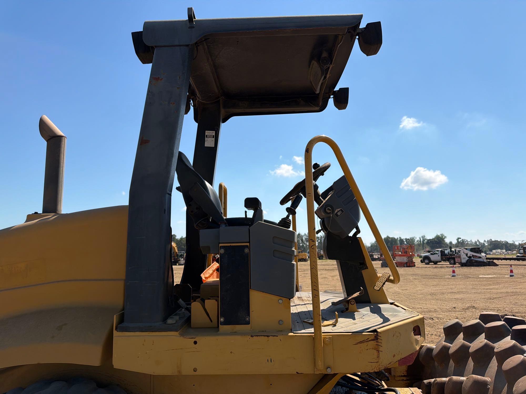 2006 Caterpillar CP-433E