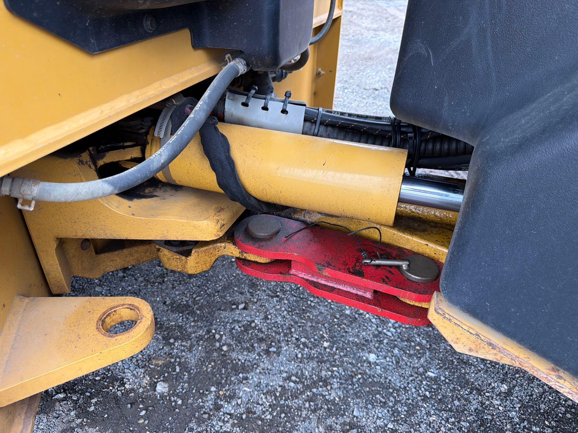 Caterpillar CB44B