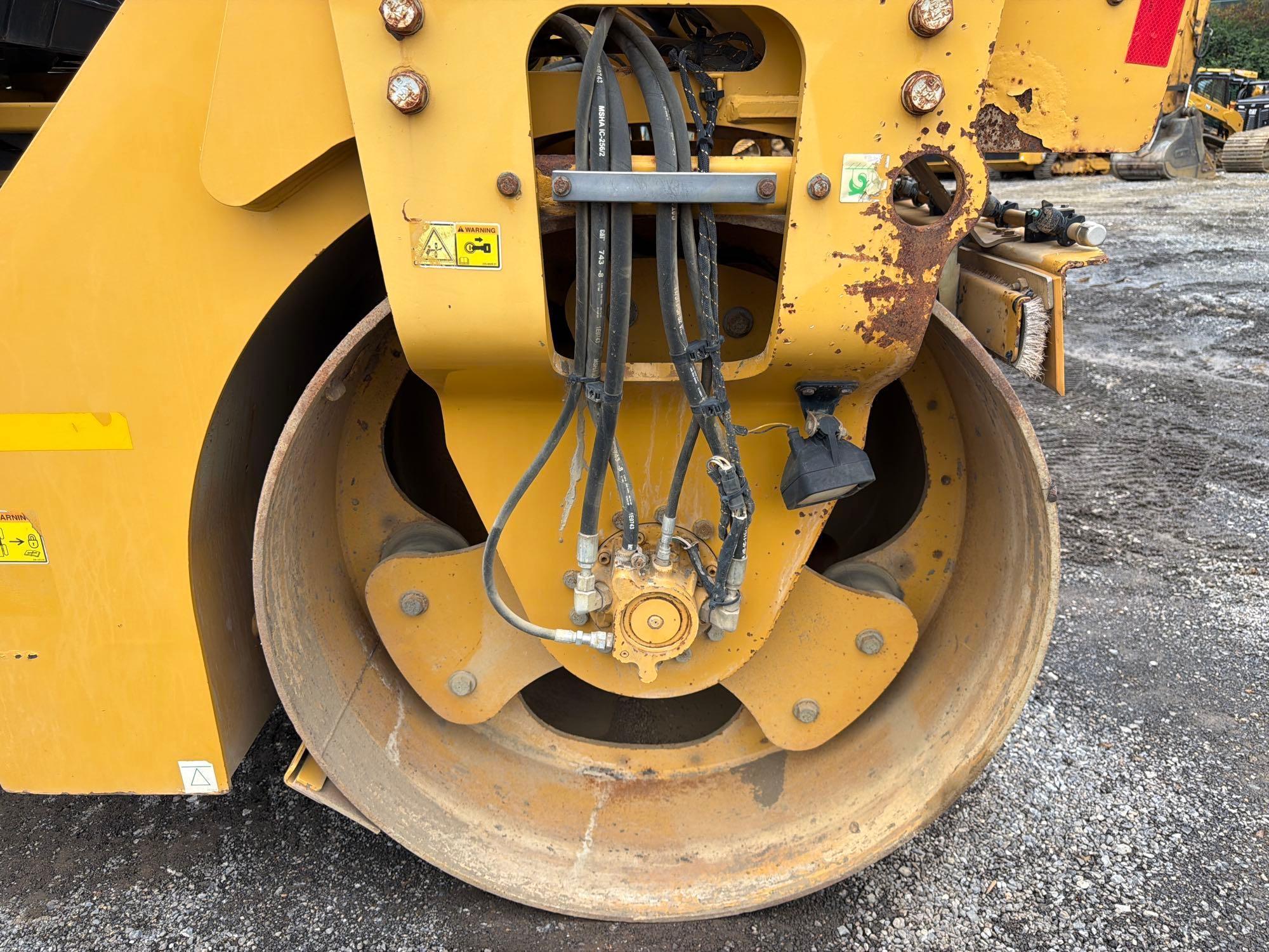 Caterpillar CB44B