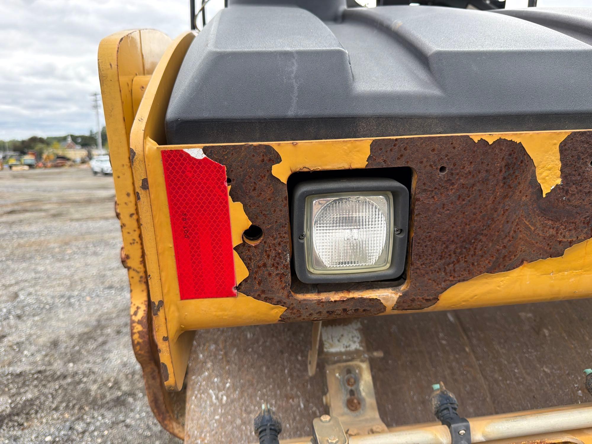 2011 Caterpillar CB44B