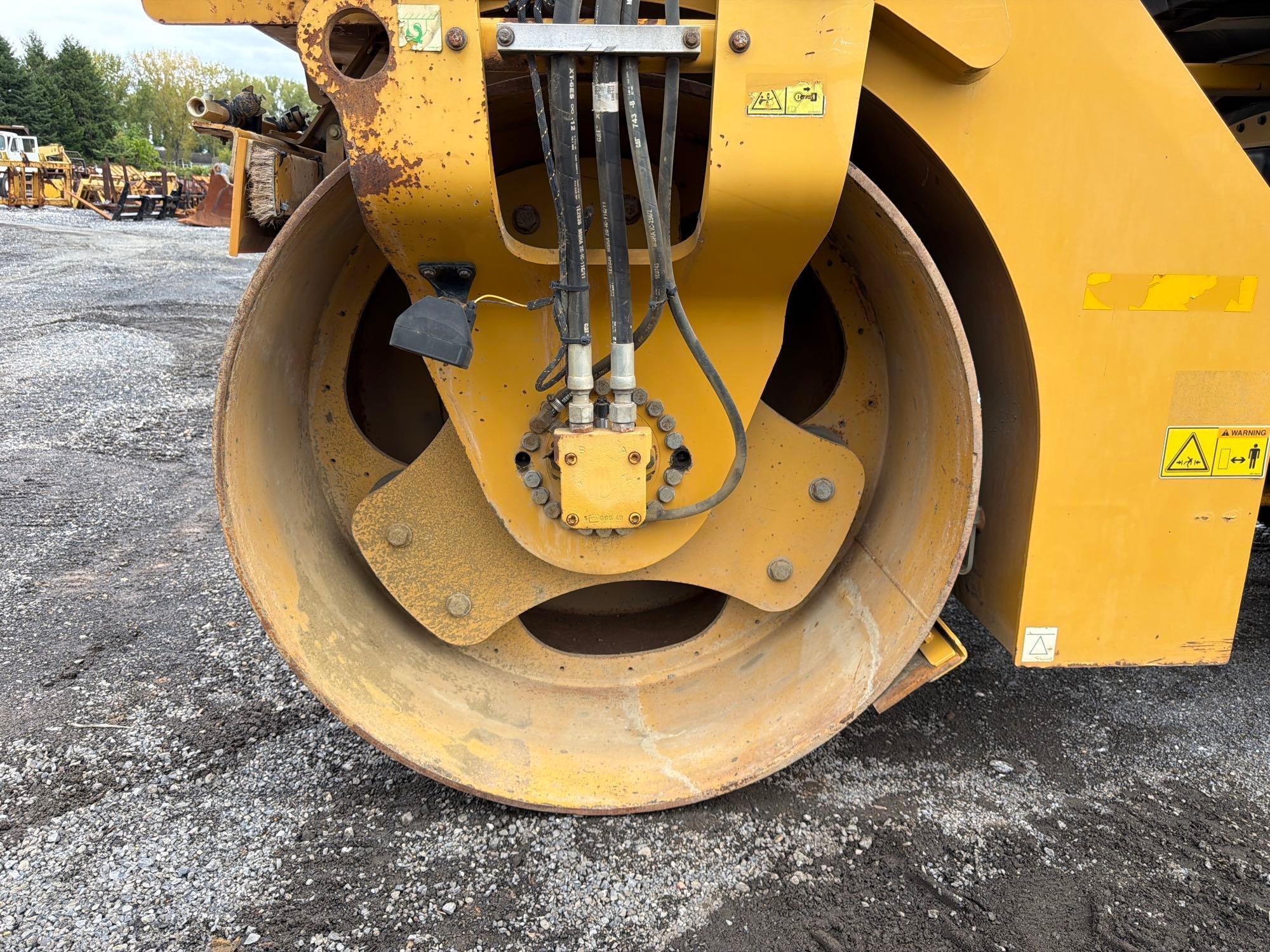 Caterpillar CB44B