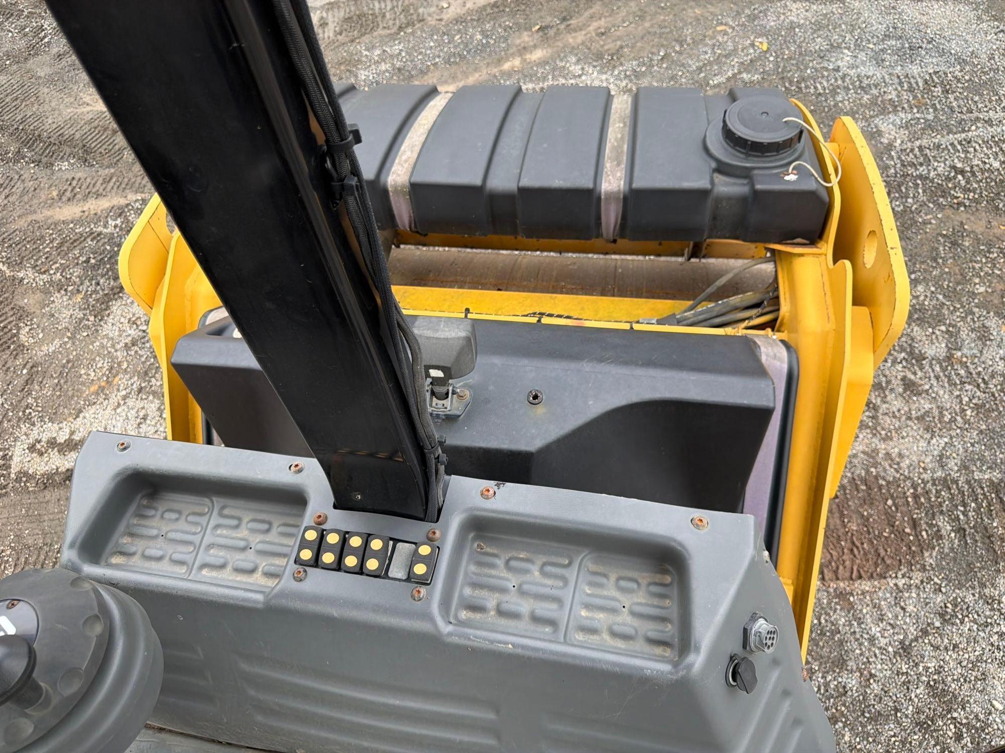 Caterpillar CB44B