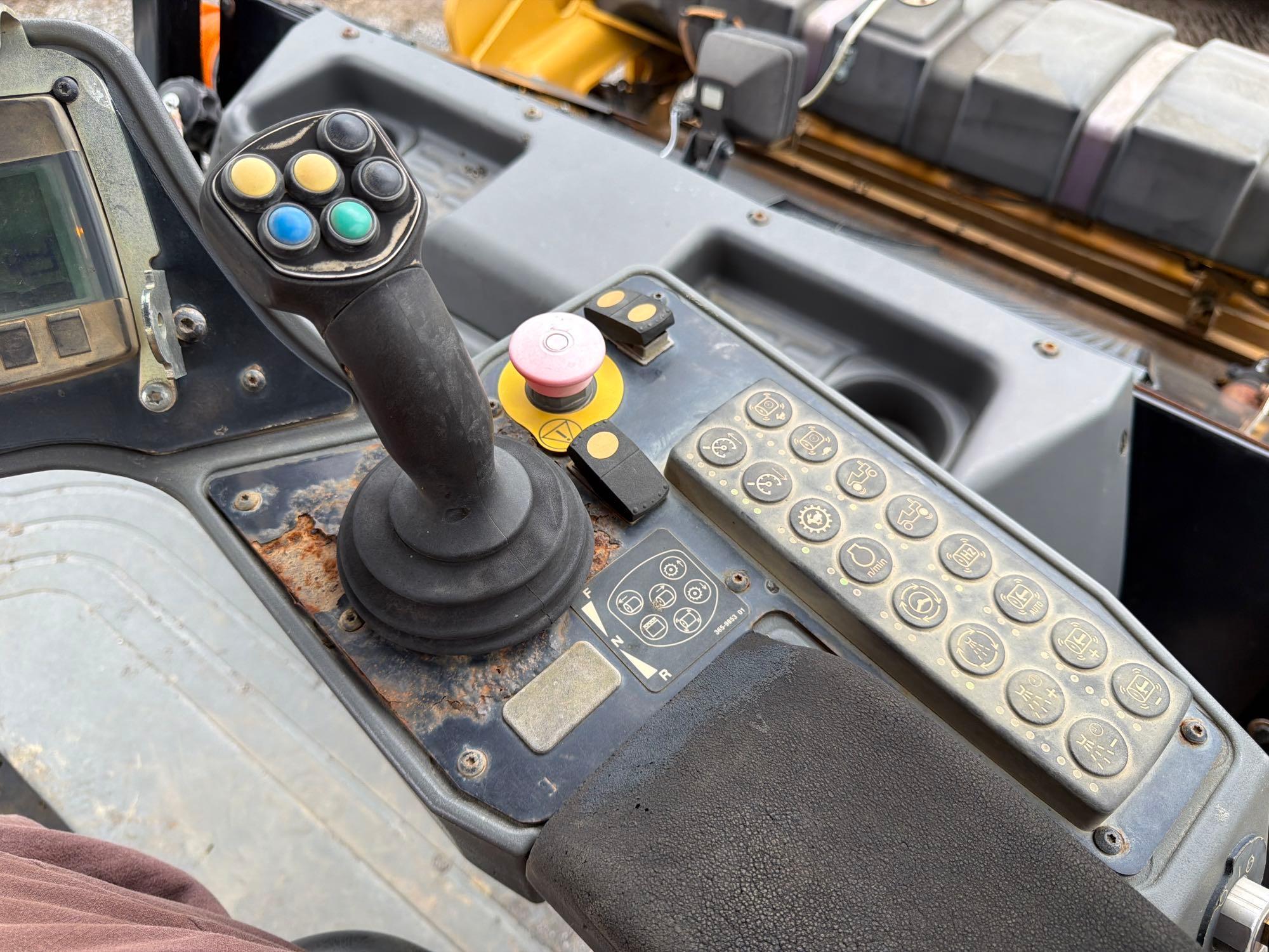 Caterpillar CB44B