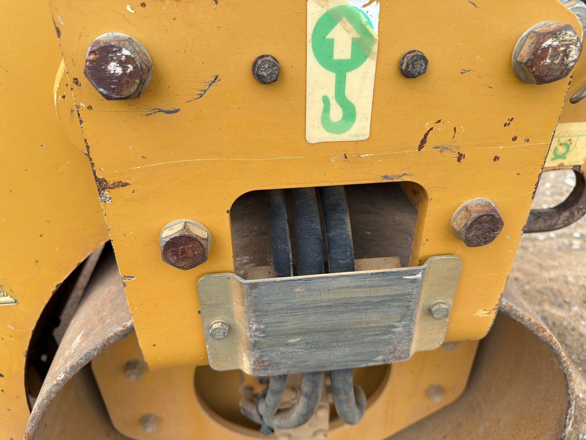 2016 Caterpillar CB24B