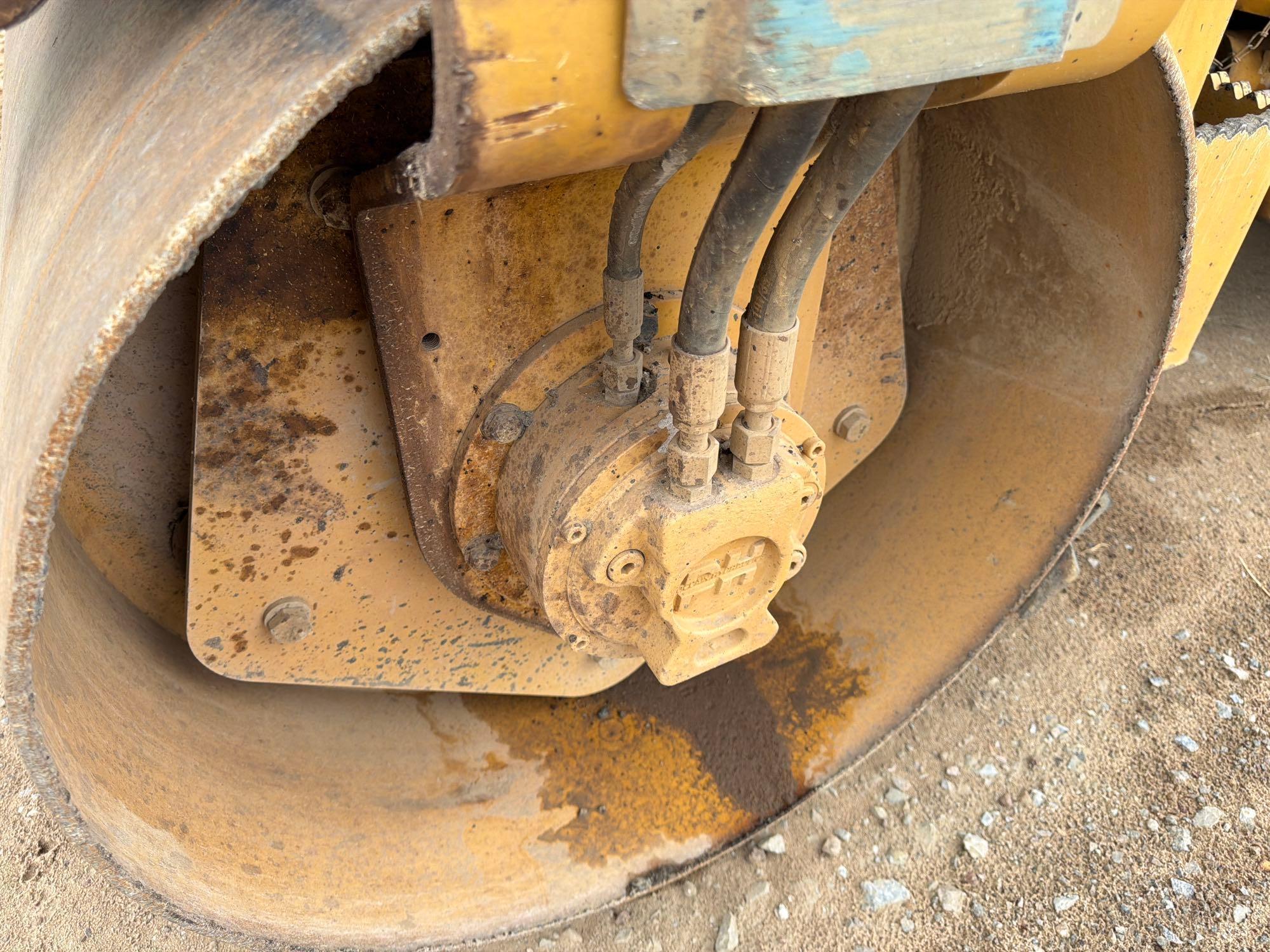 2016 Caterpillar CB24B