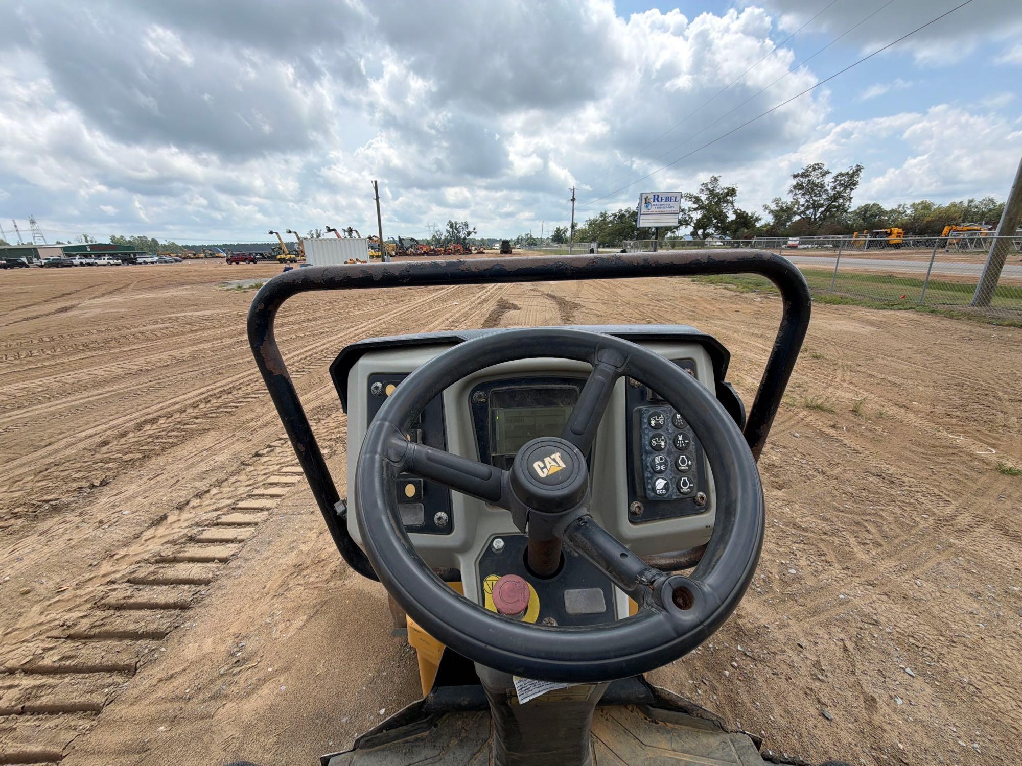 2016 Caterpillar CB24B