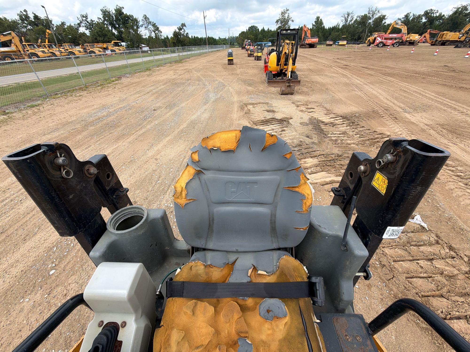2016 Caterpillar CB24B