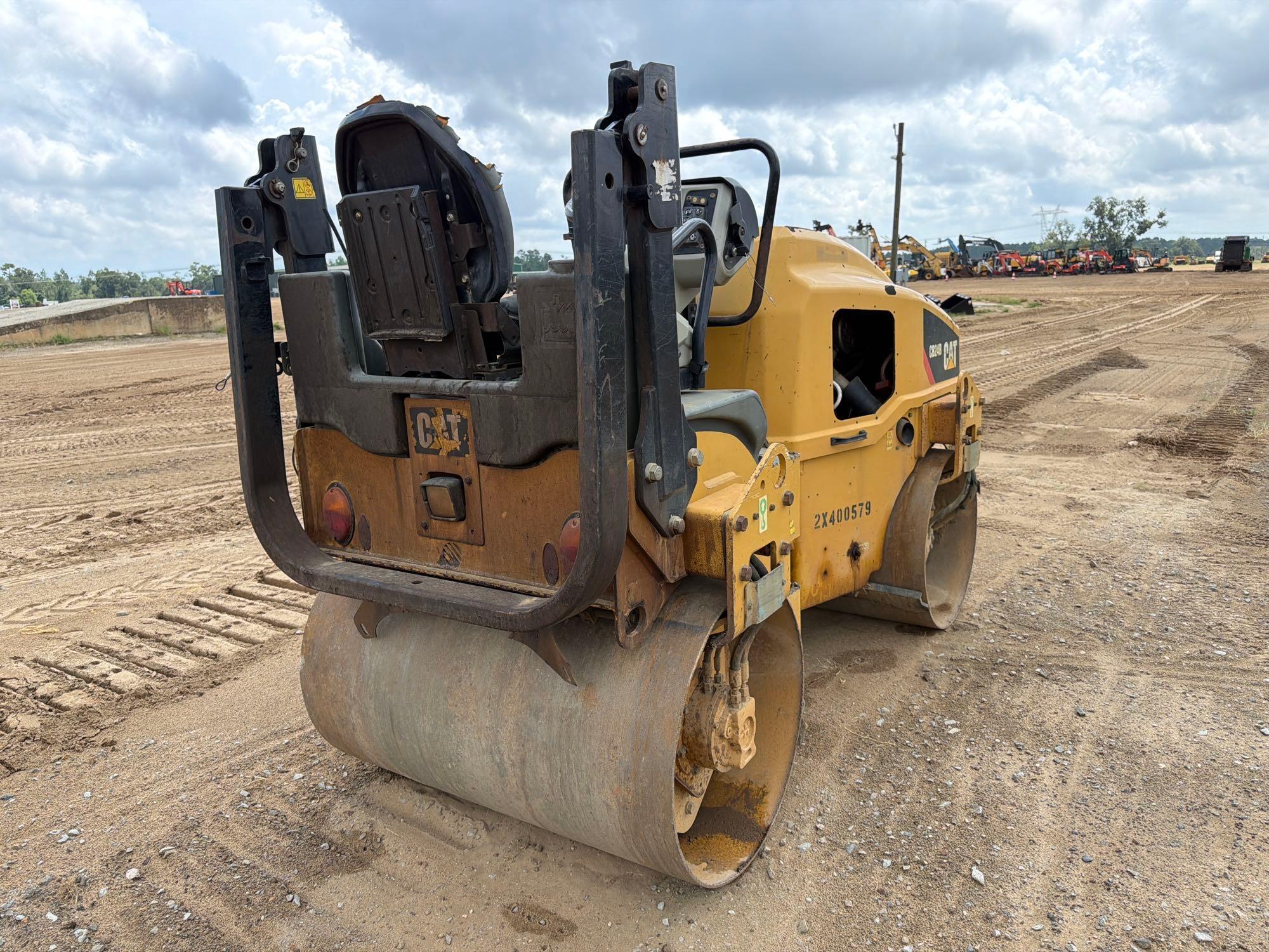 2016 Caterpillar CB24B