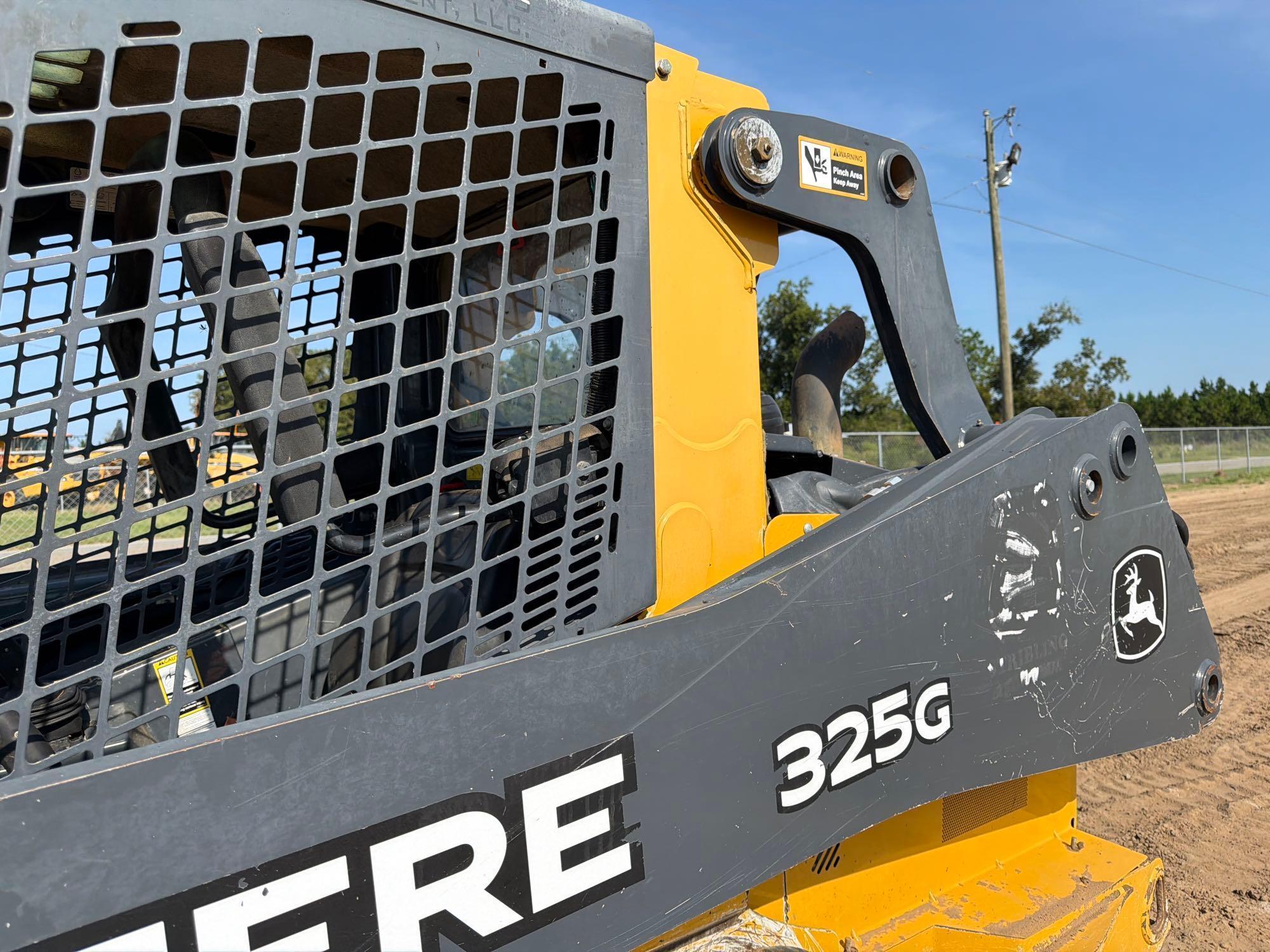 2018 John Deere 325