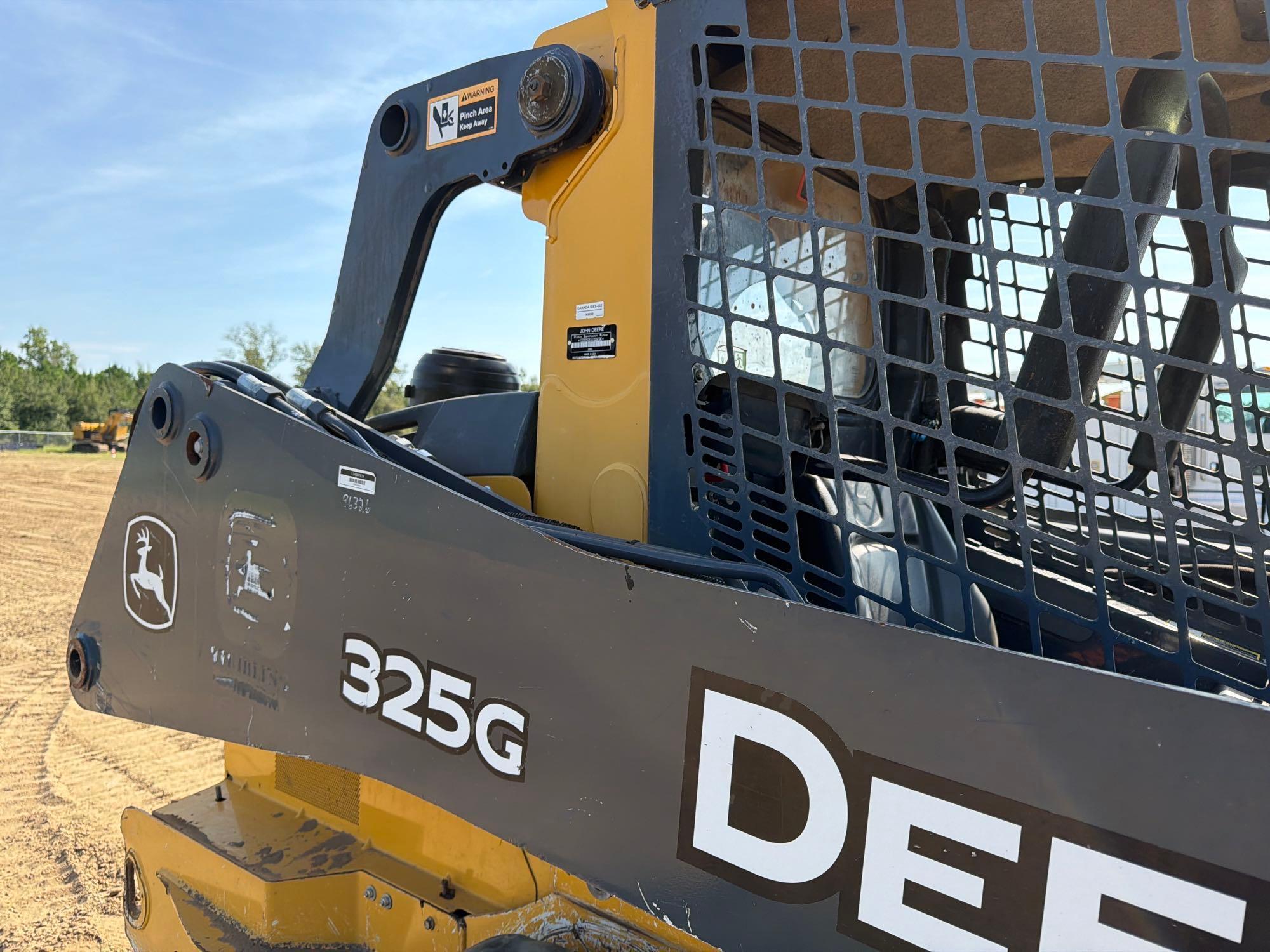 2018 John Deere 325