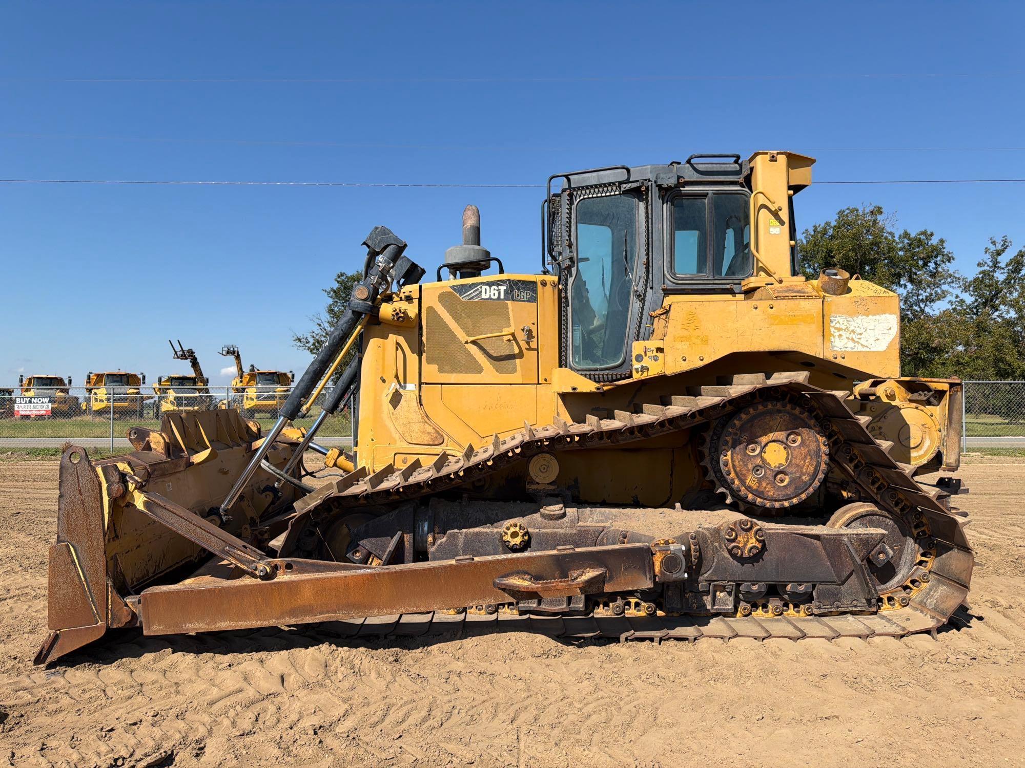 Photo of Caterpillar D6T