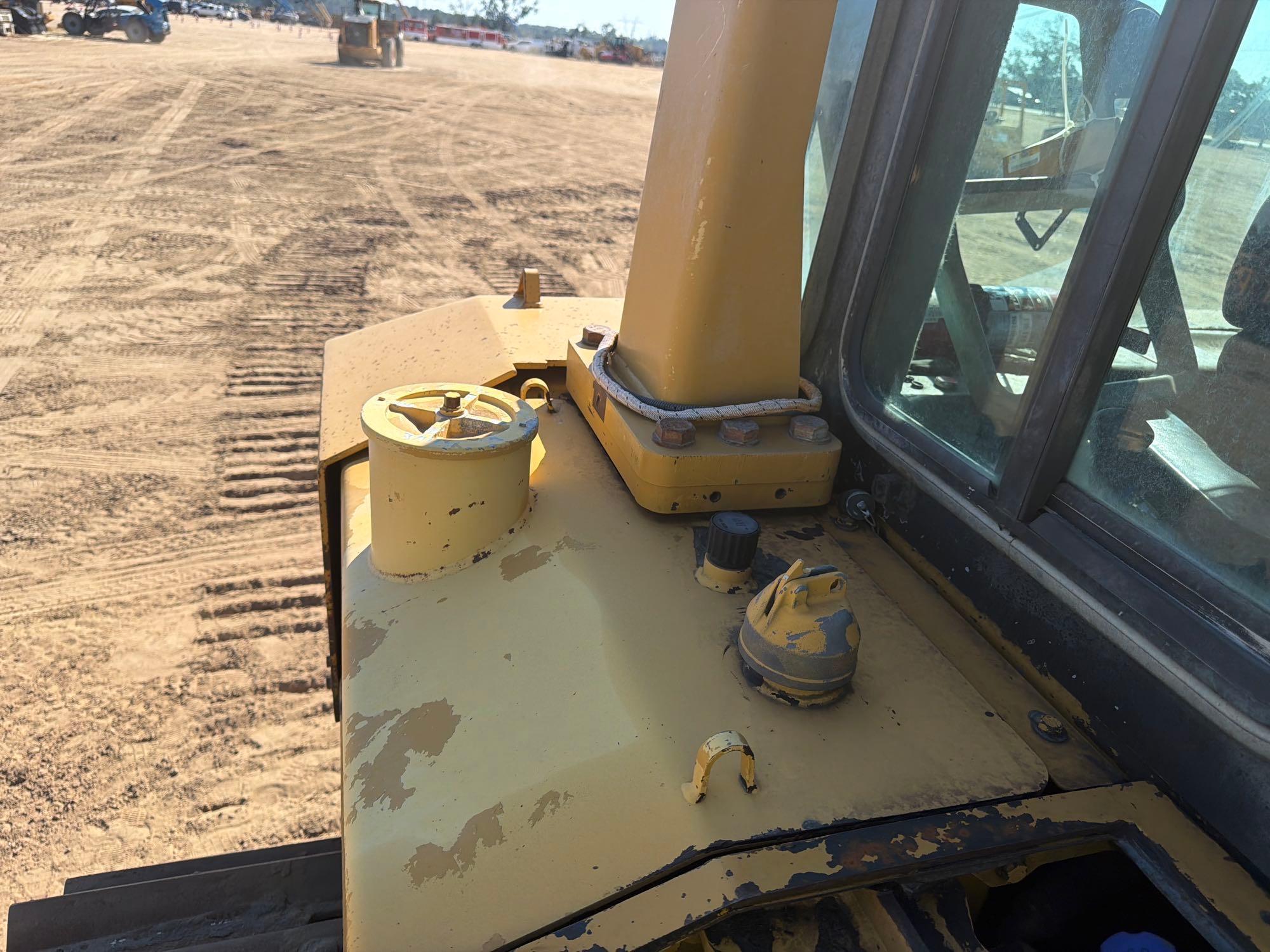 Caterpillar D6T