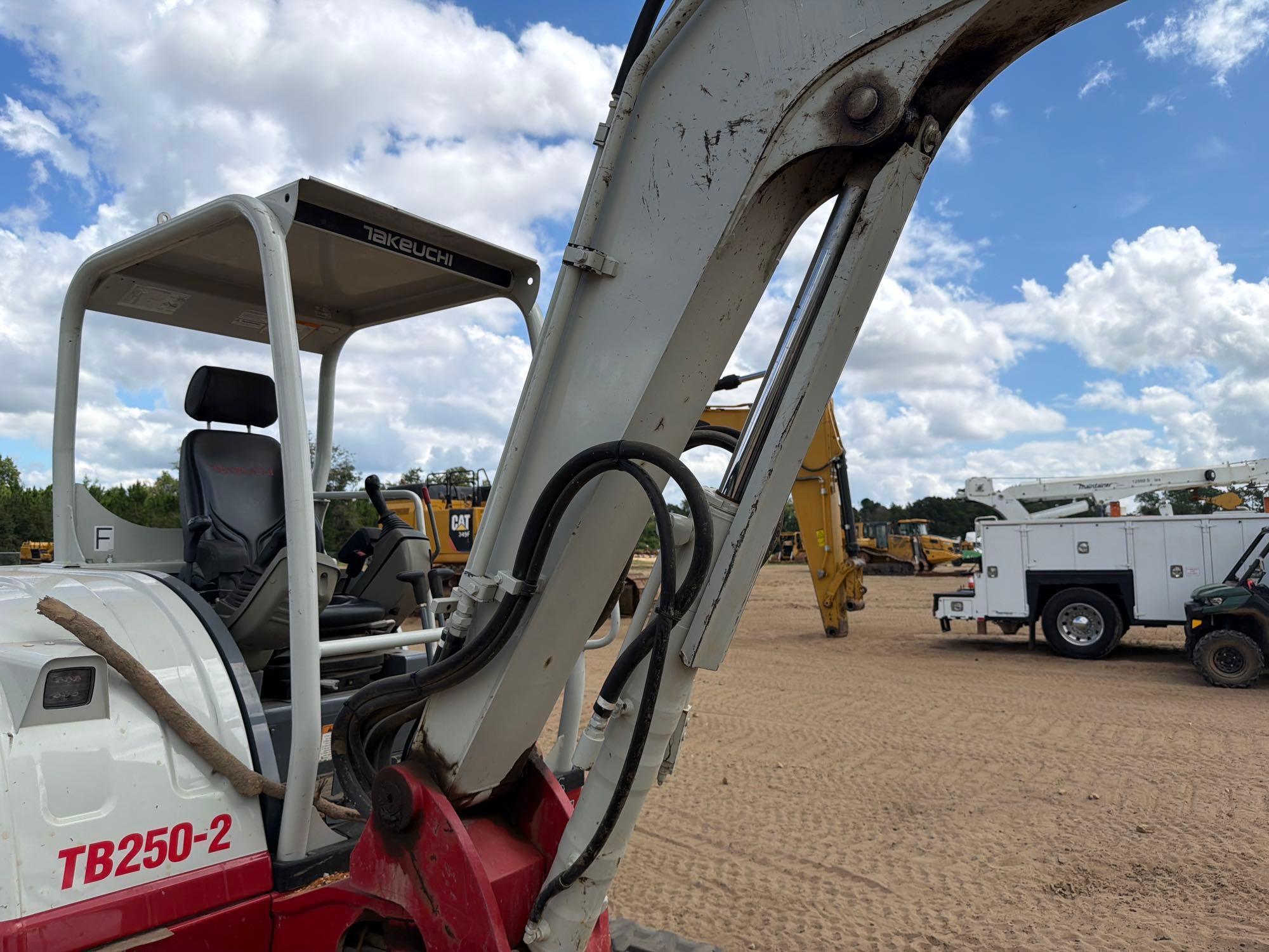 Takeuchi TB250