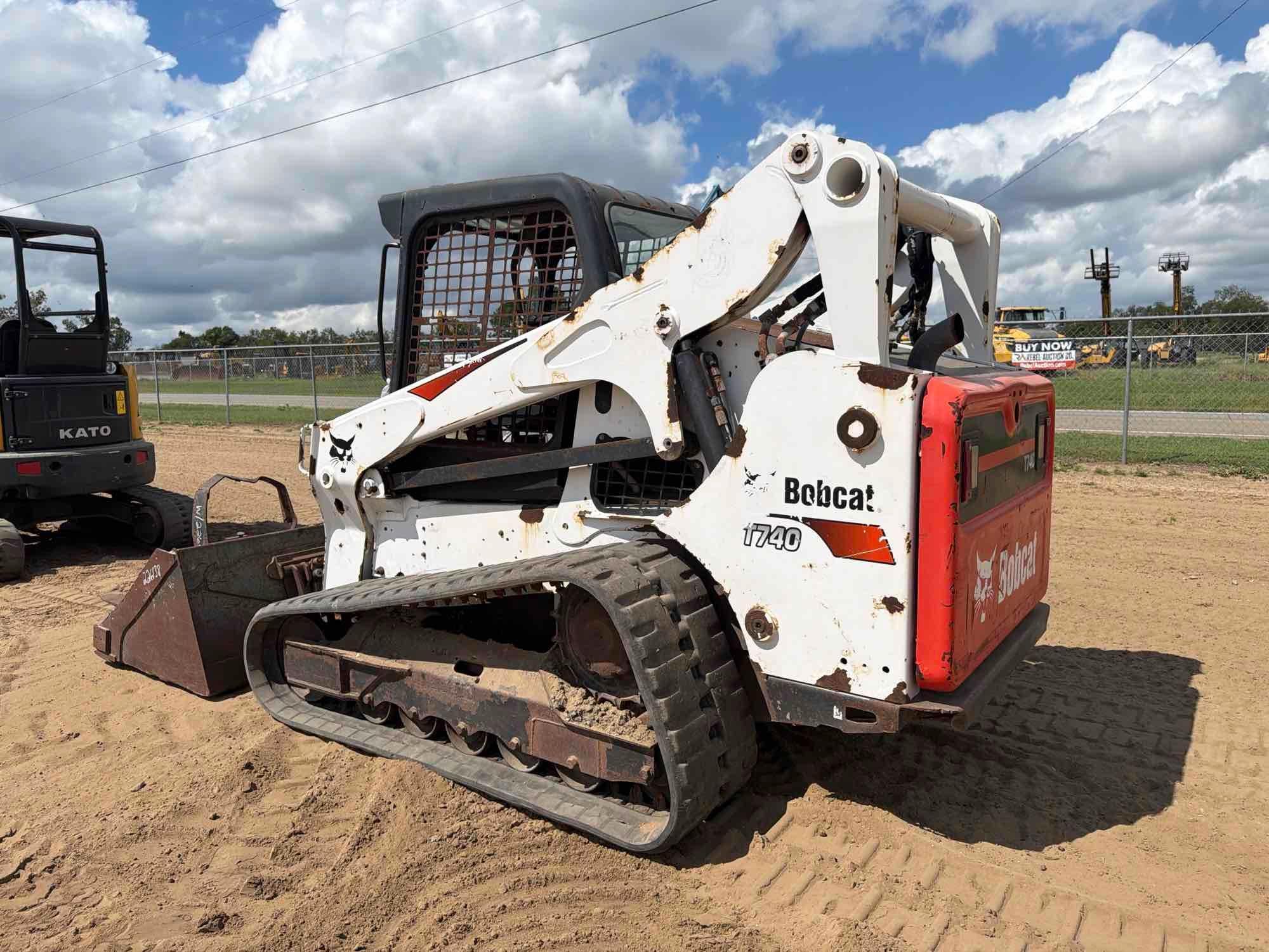 2021 Bobcat RT740