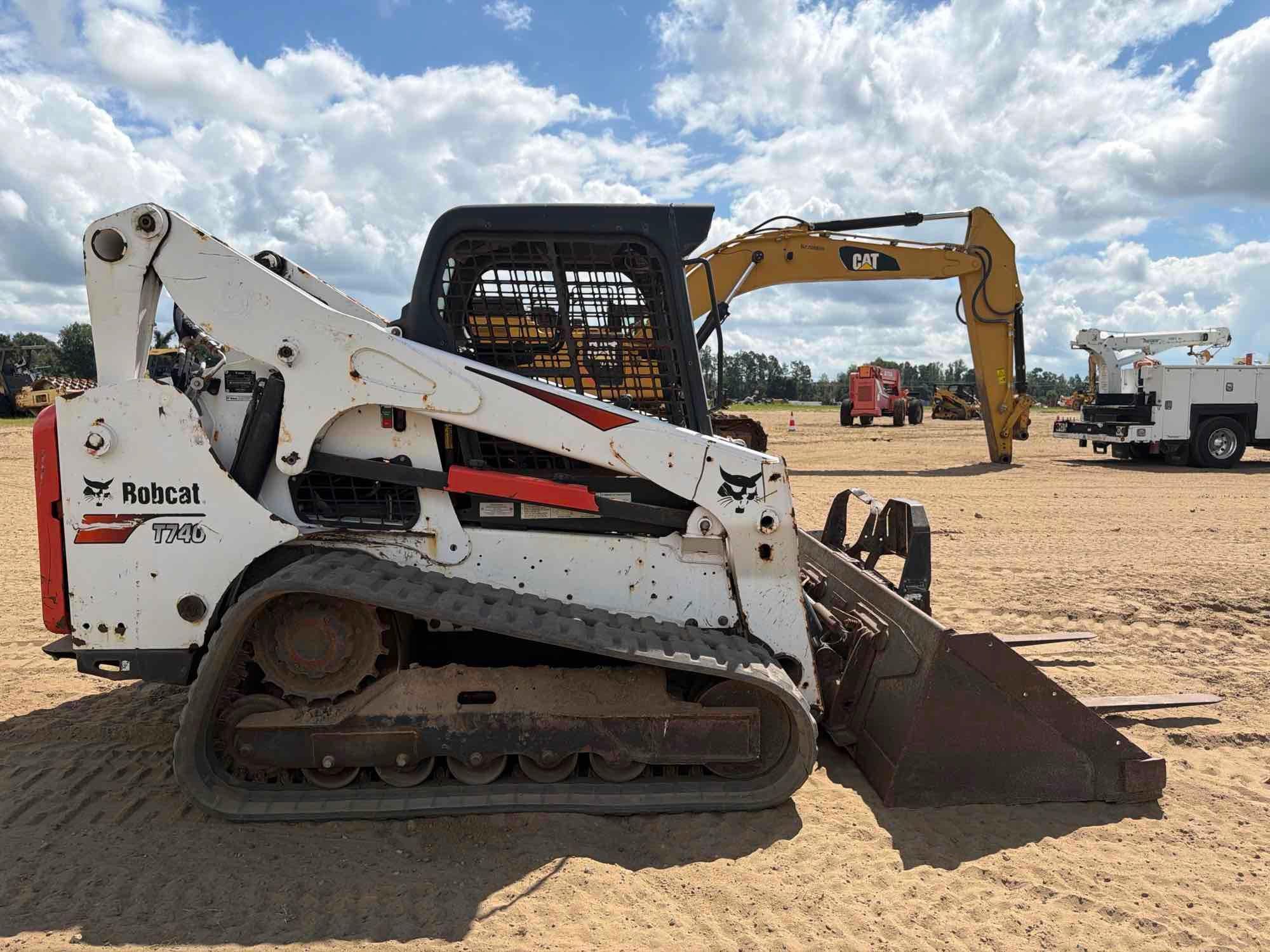 2021 Bobcat RT740