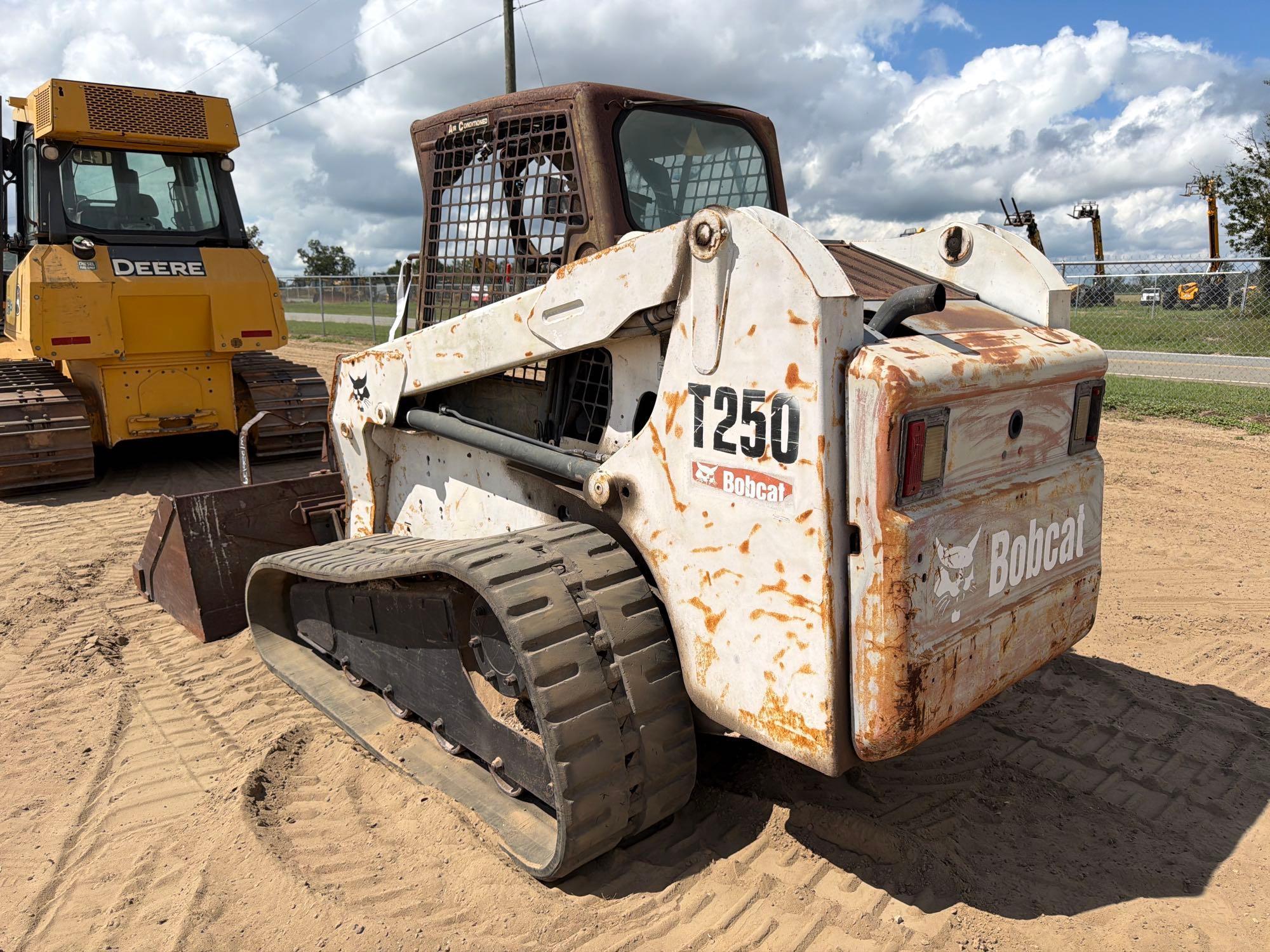 2004 Bobcat T250