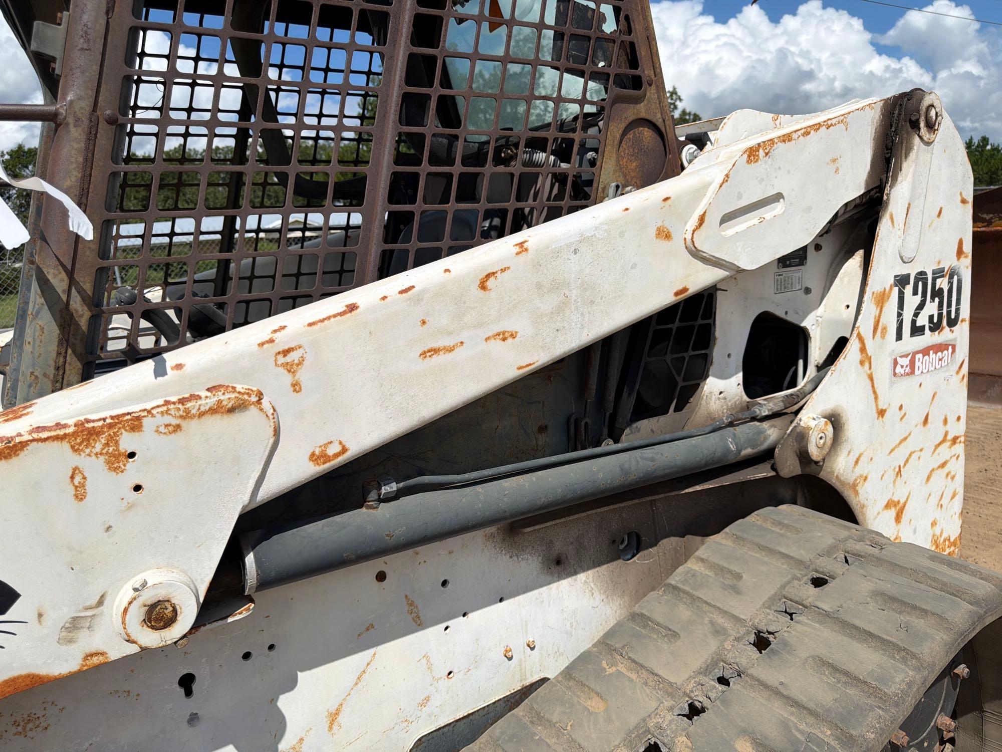 2004 Bobcat T250