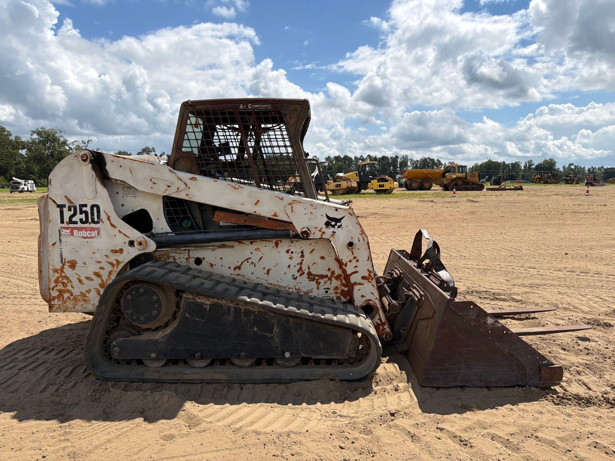 2004 Bobcat T250