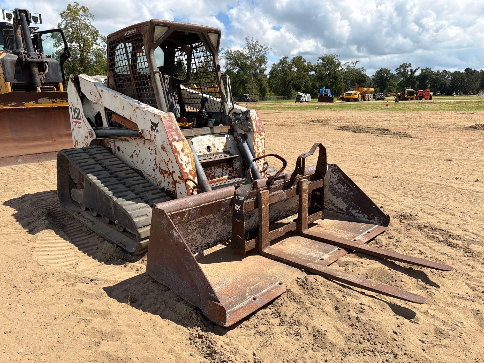 2004 Bobcat T250