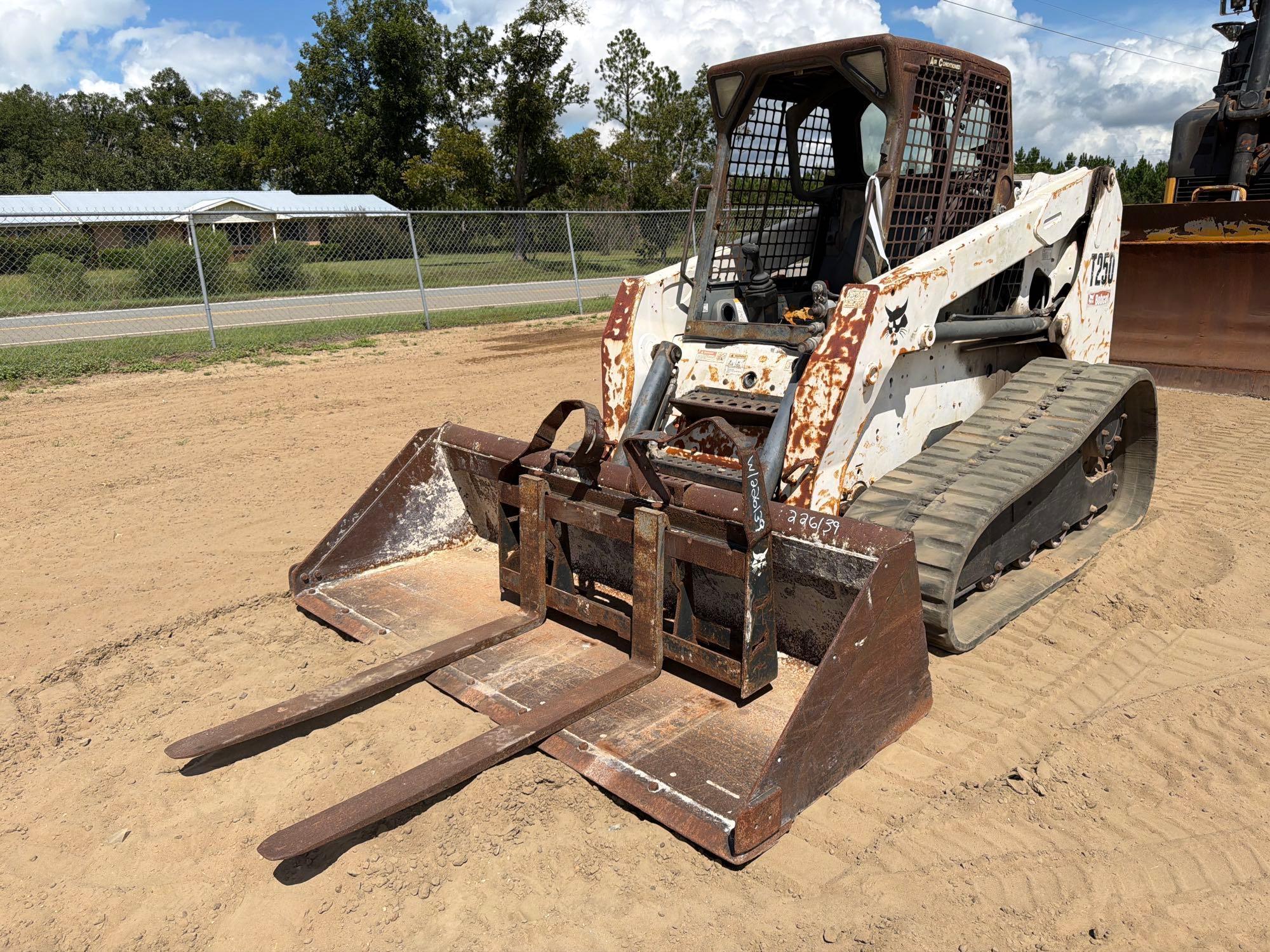 2004 Bobcat T250