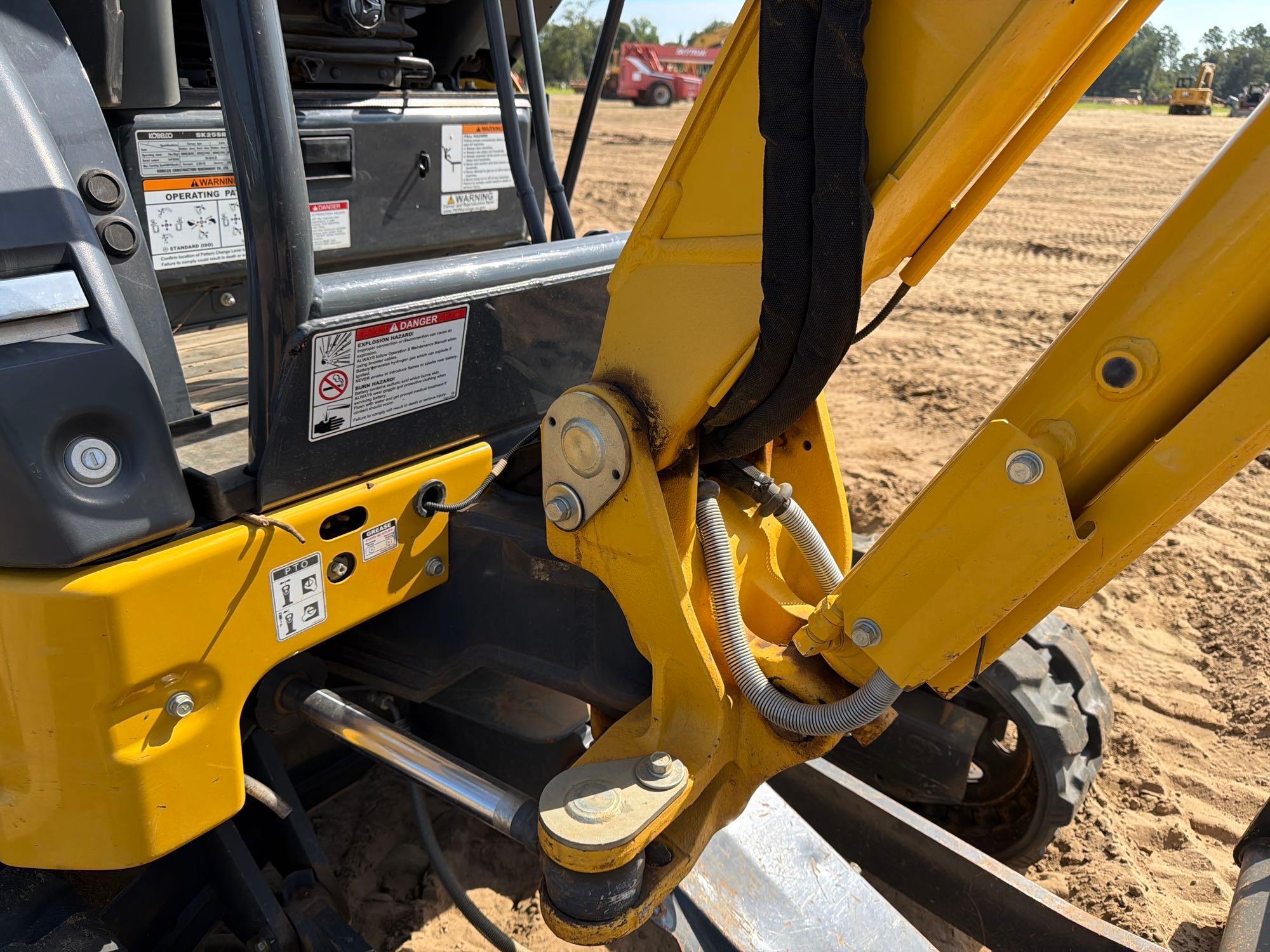 Kobelco SK25SR