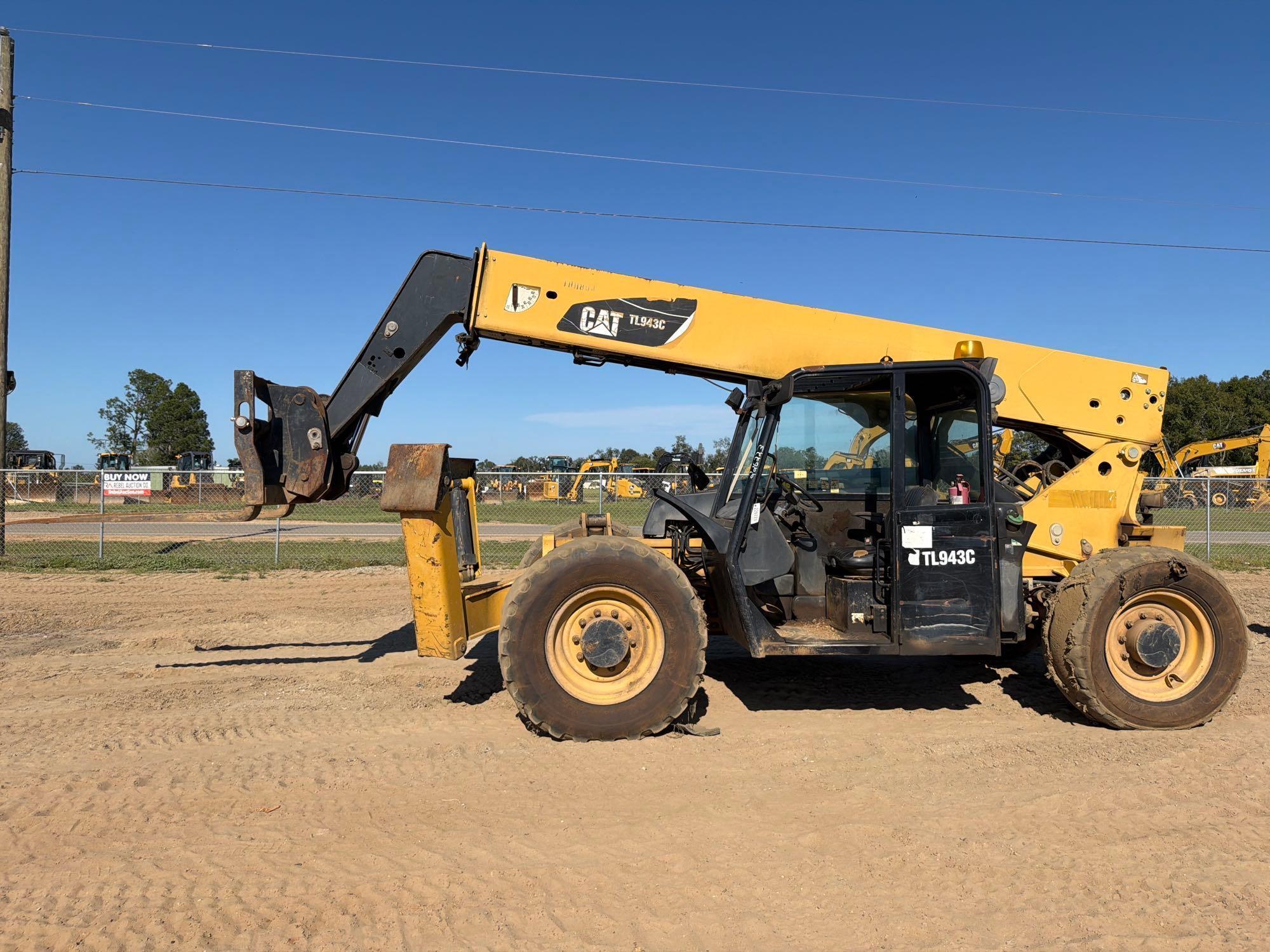Caterpillar TL943C