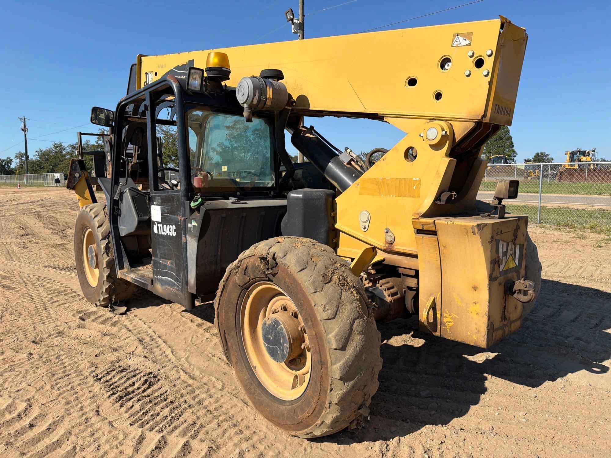 Caterpillar TL943C