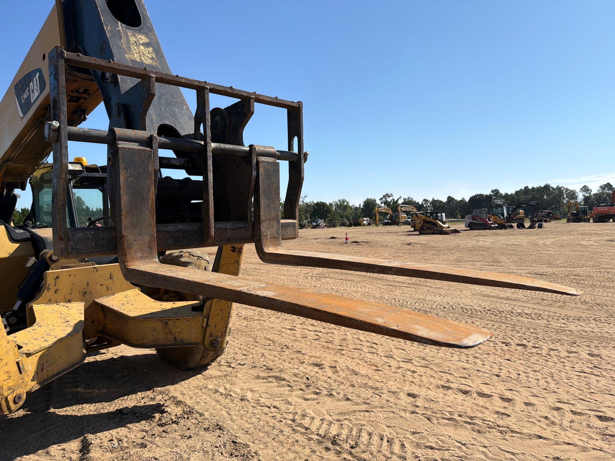 Caterpillar TL943C