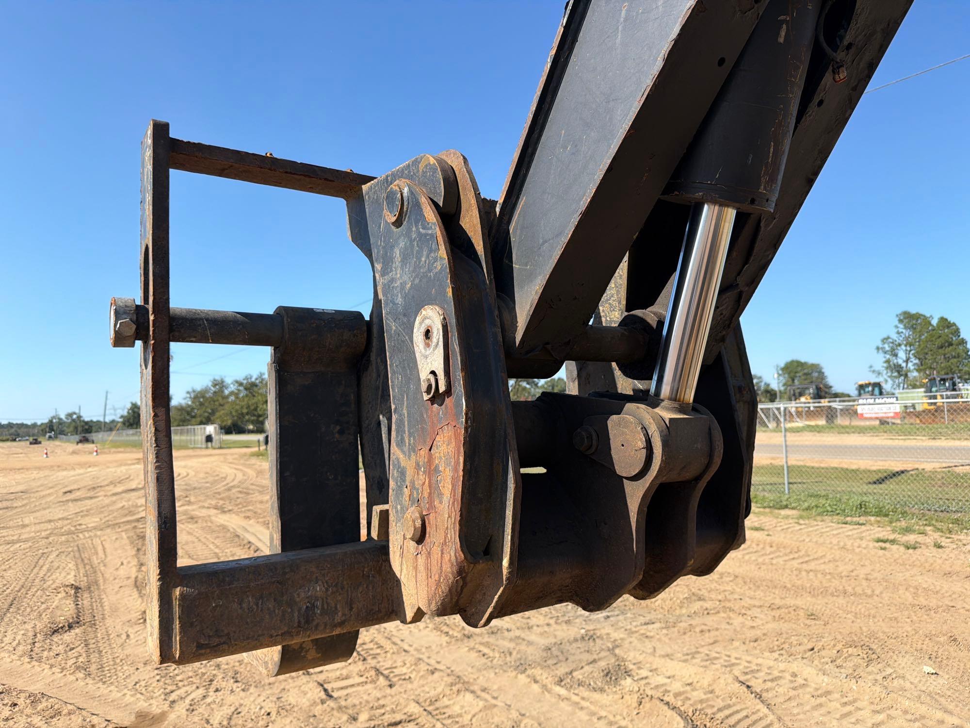 Caterpillar TL943C
