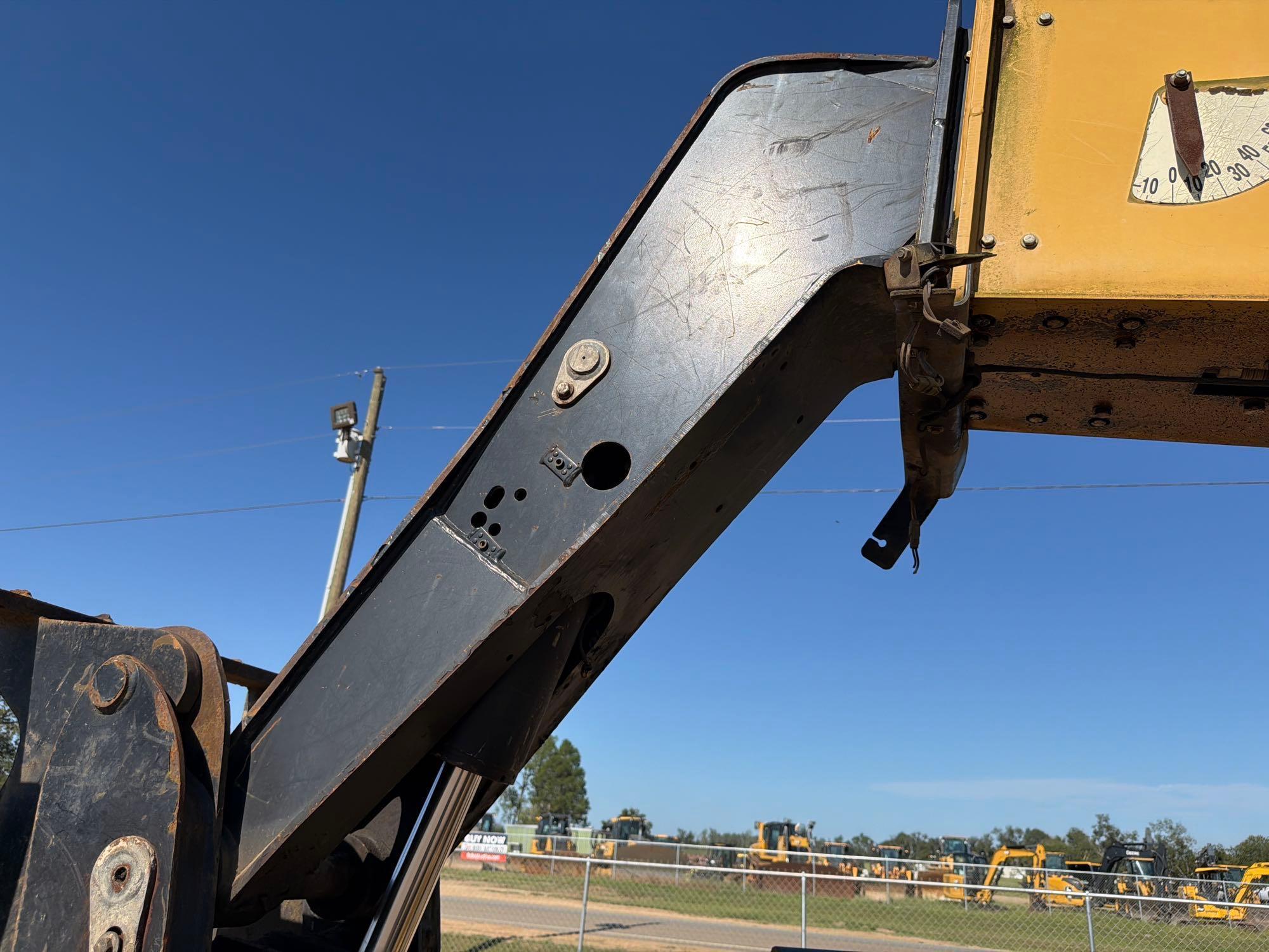 Caterpillar TL943C