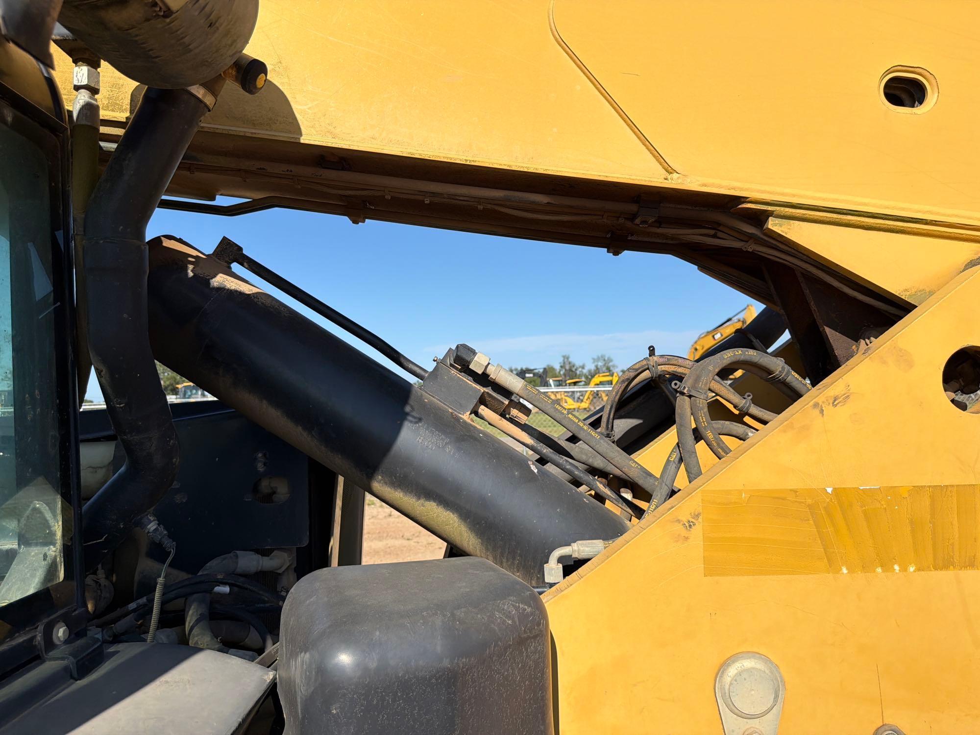 Caterpillar TL943C