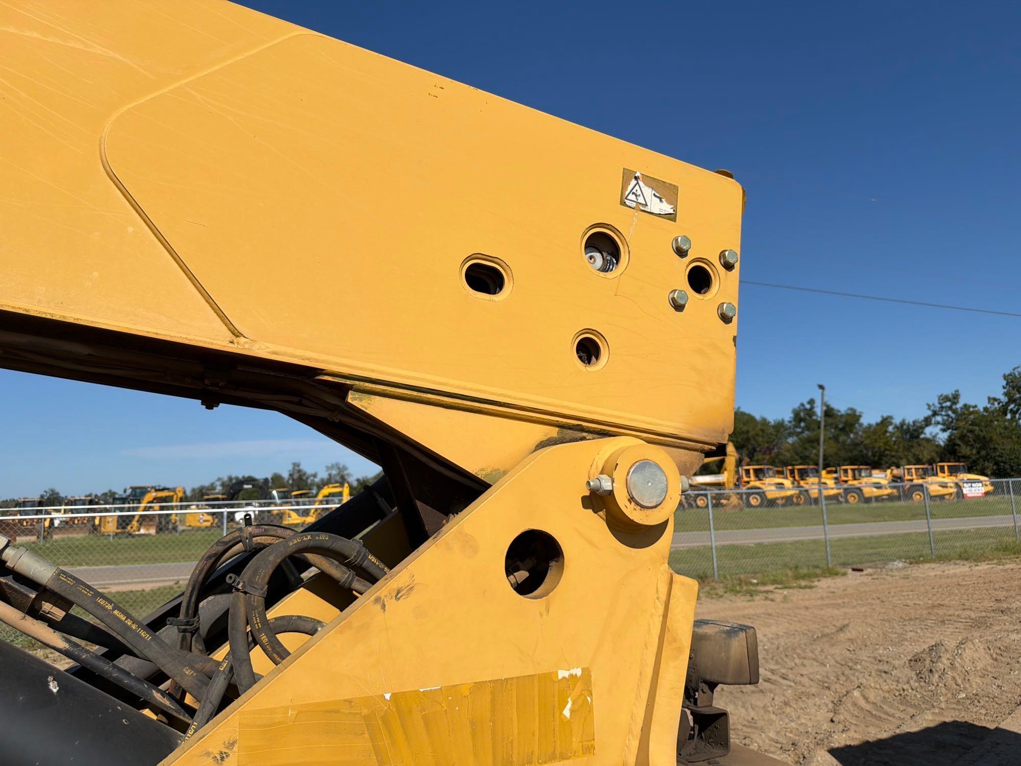 Caterpillar TL943C