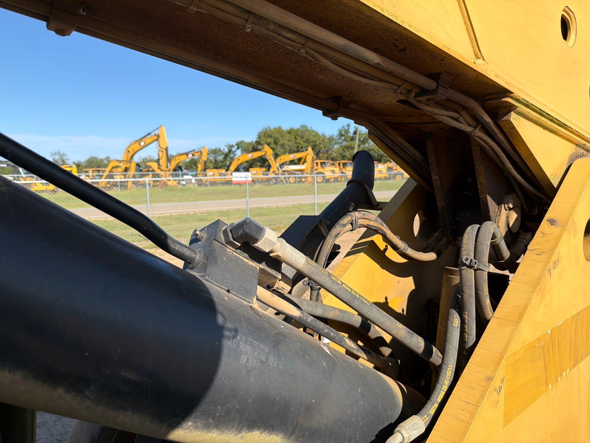 Caterpillar TL943C