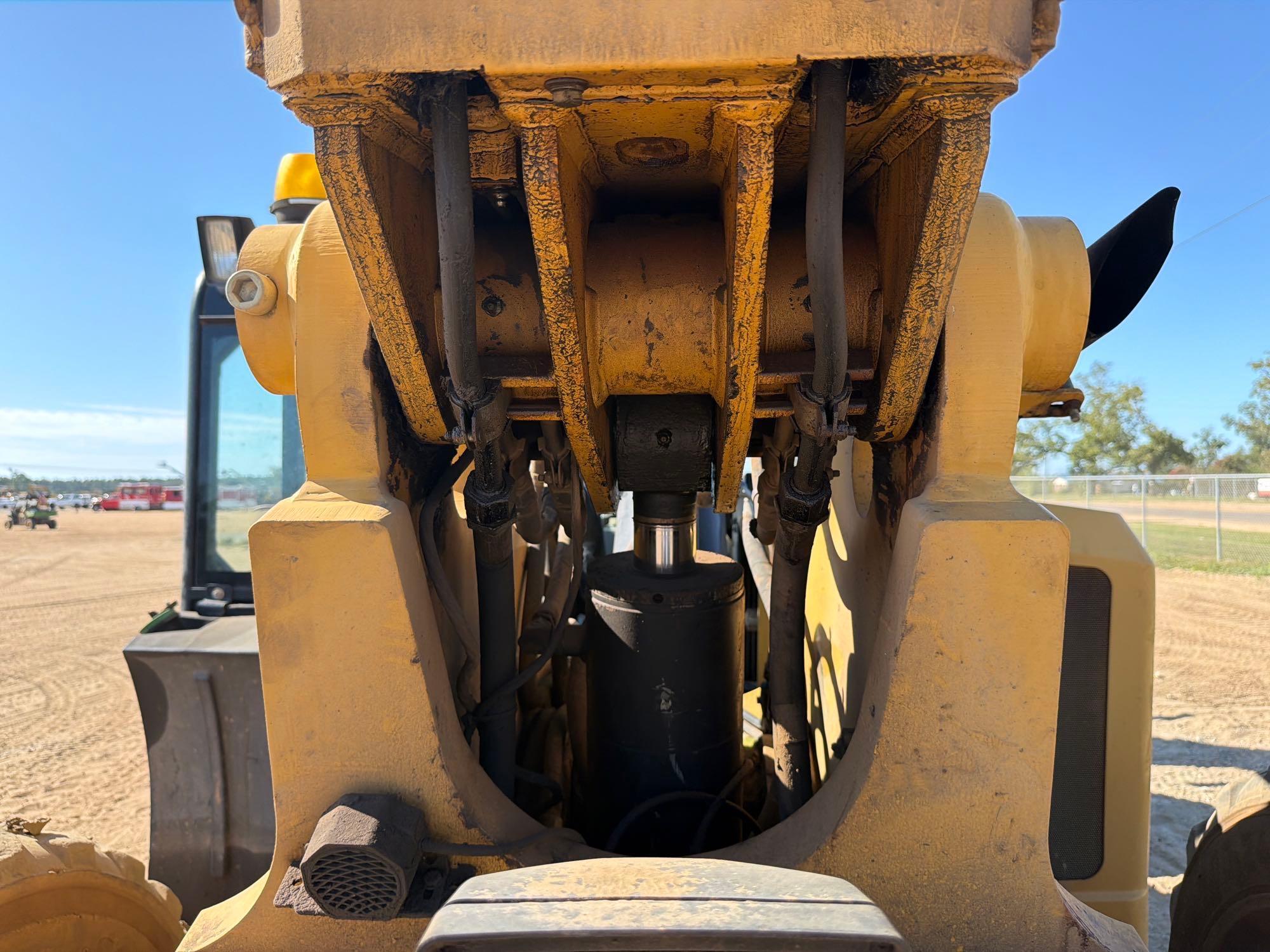 Caterpillar TL943C