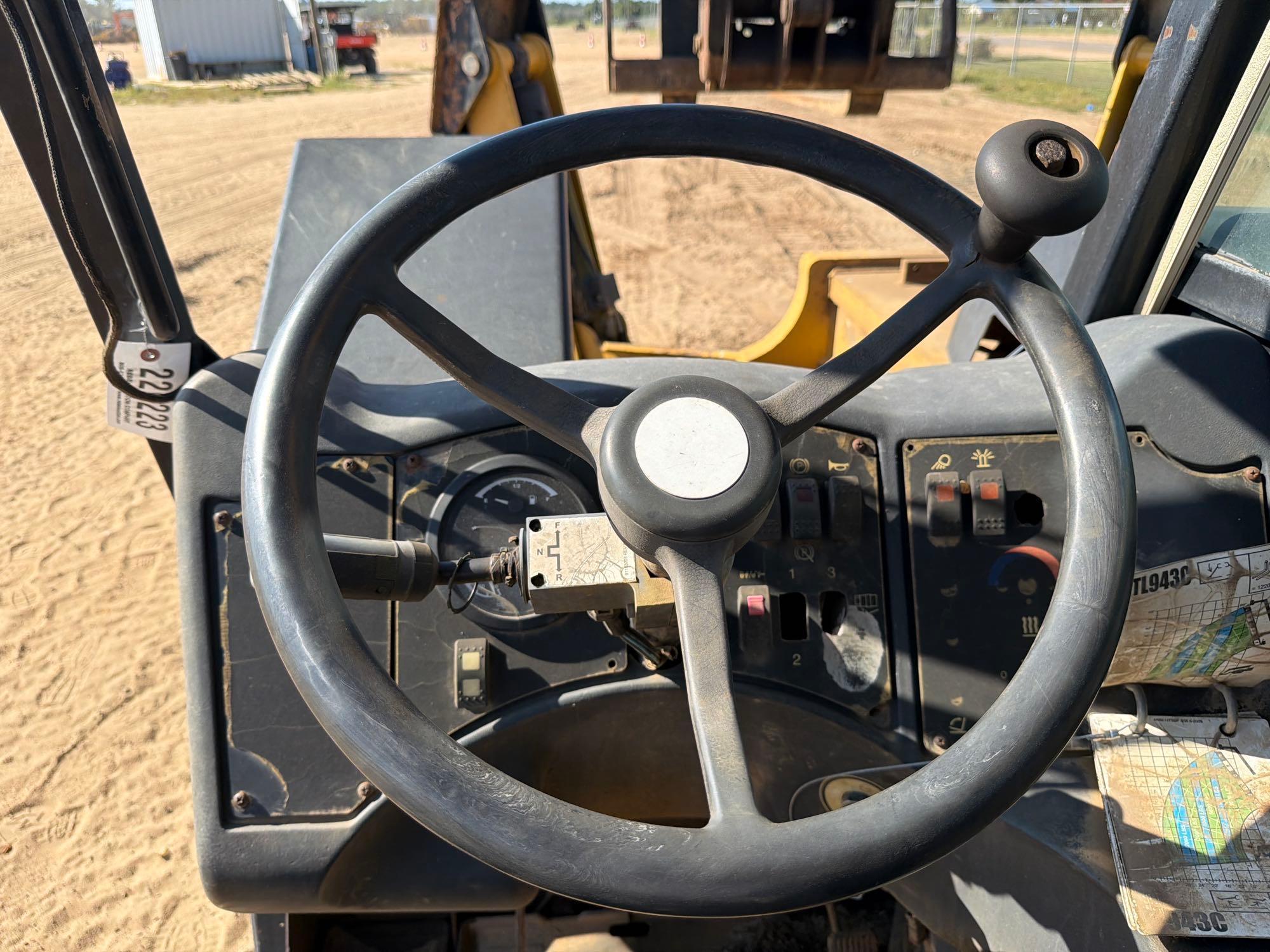 Caterpillar TL943C