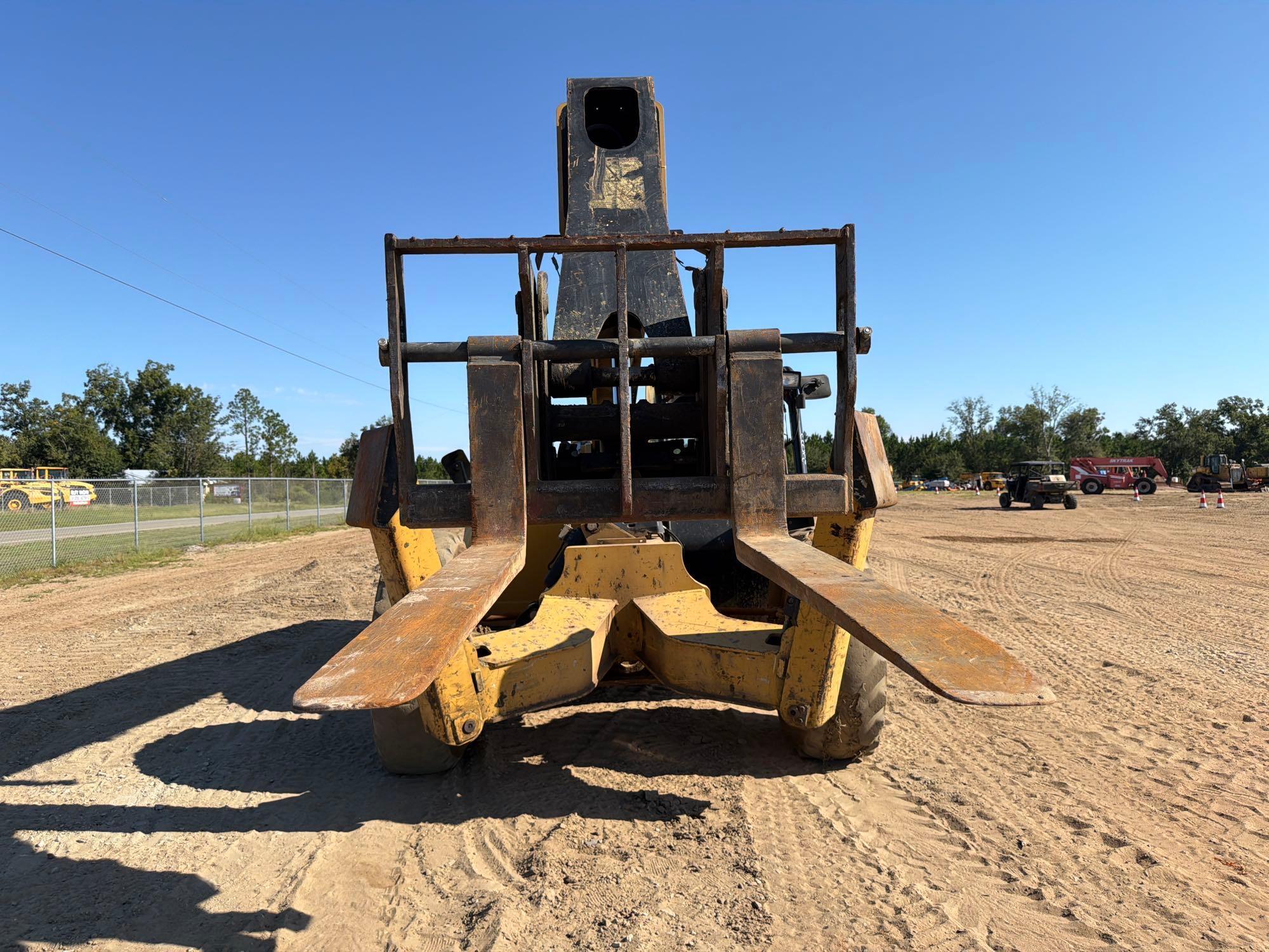 Caterpillar TL943C