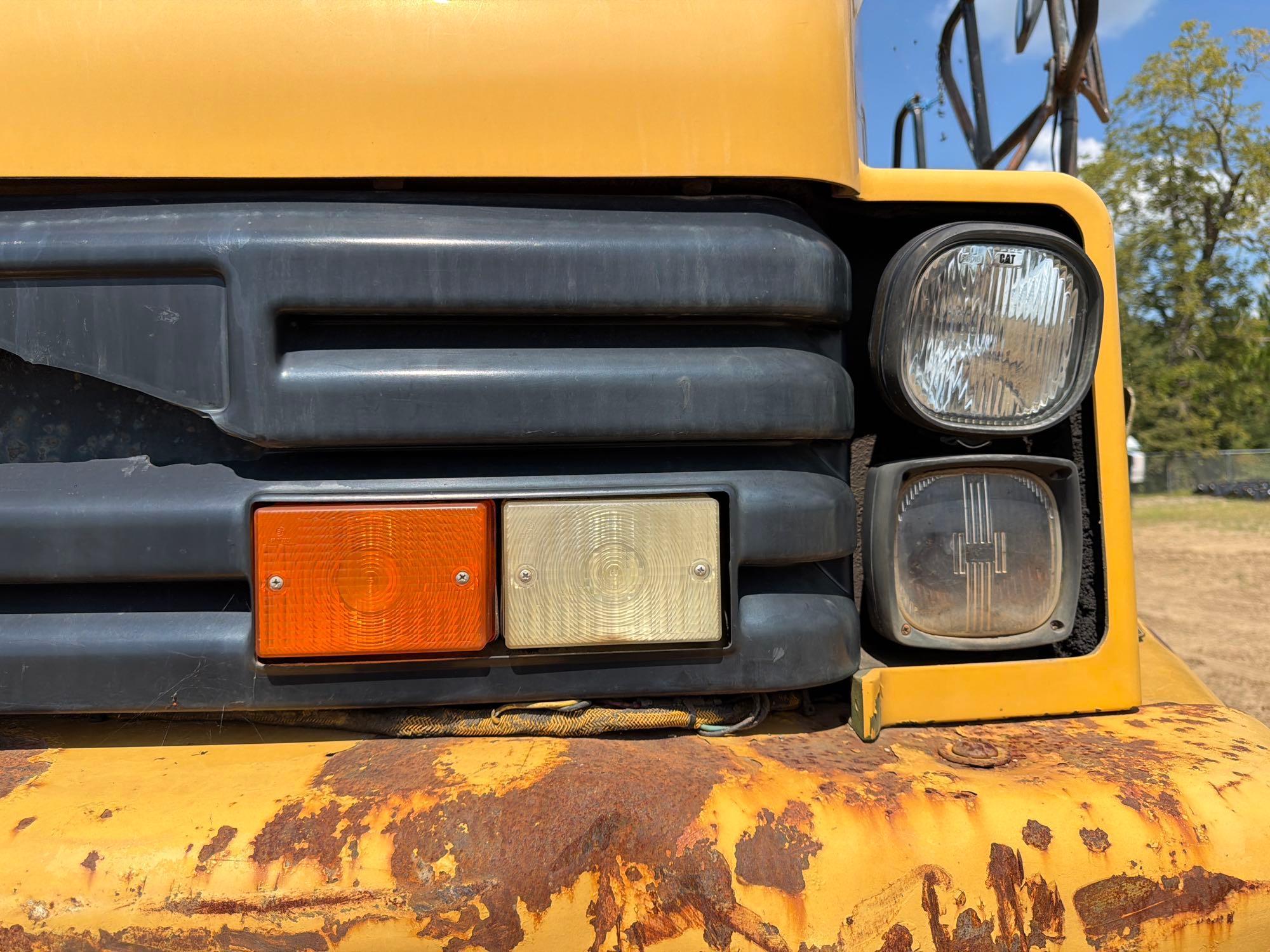 Caterpillar 725