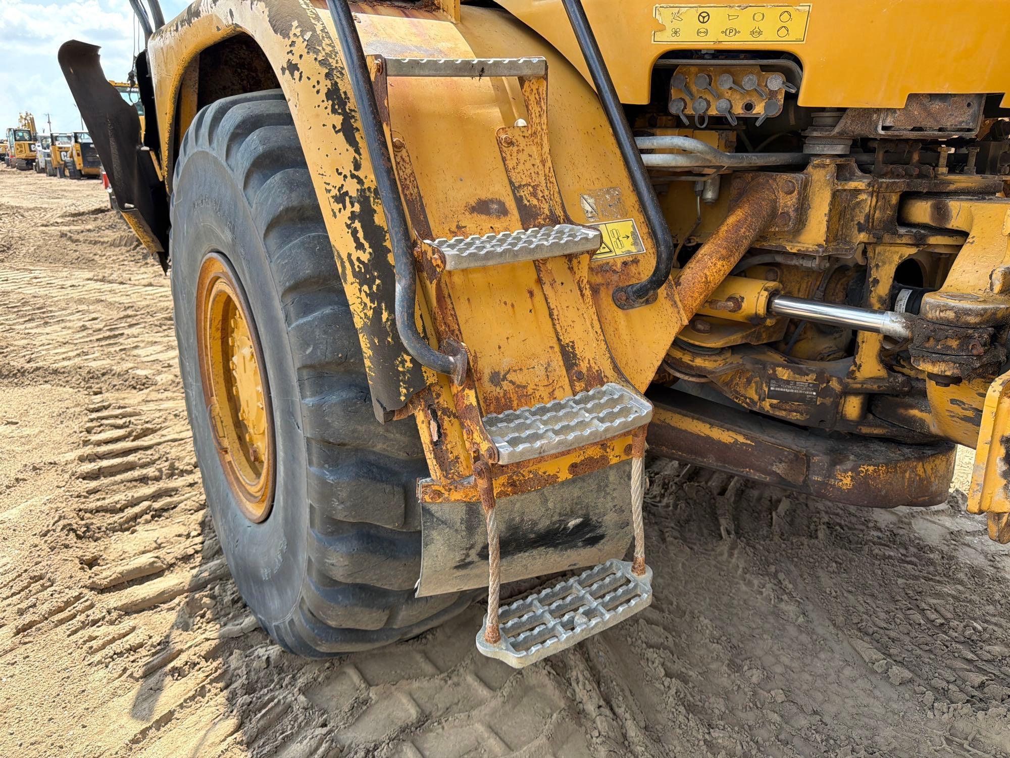 Caterpillar 725