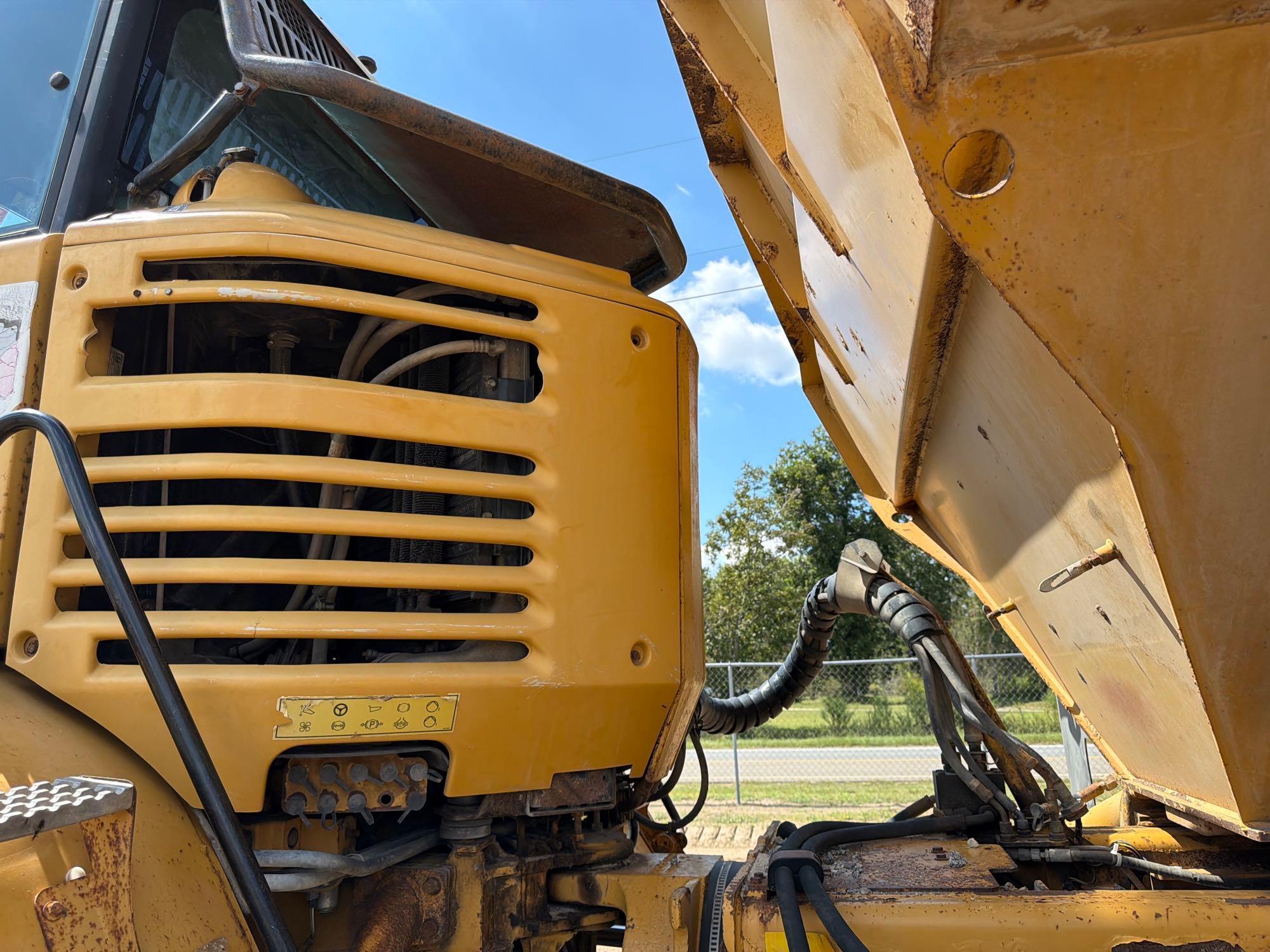 Caterpillar 725