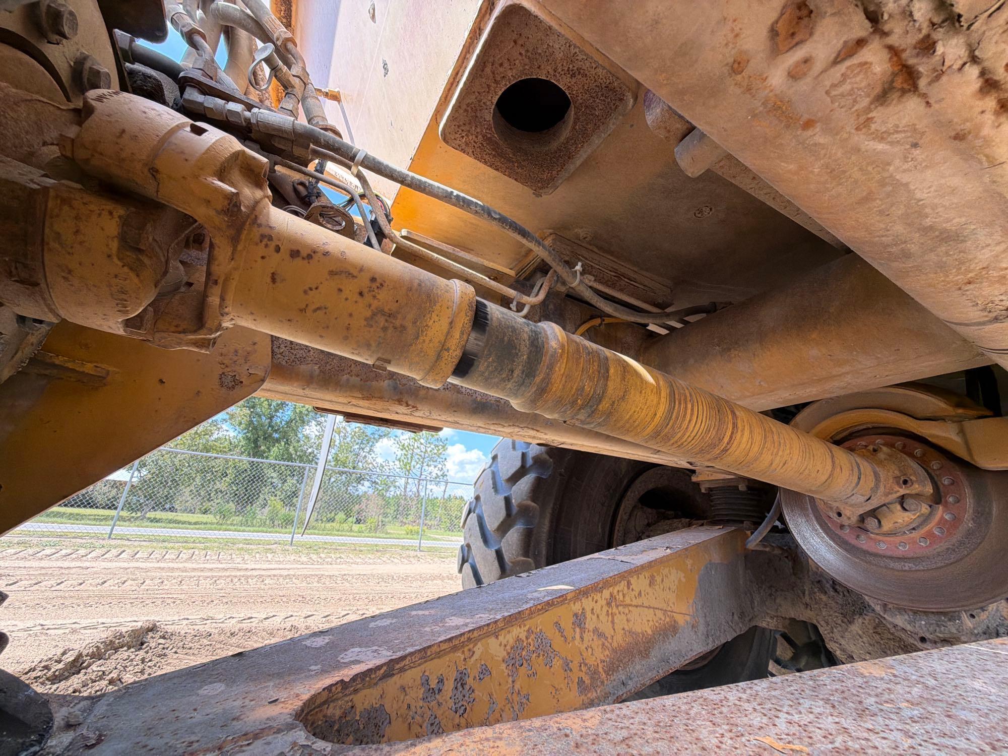Caterpillar 725