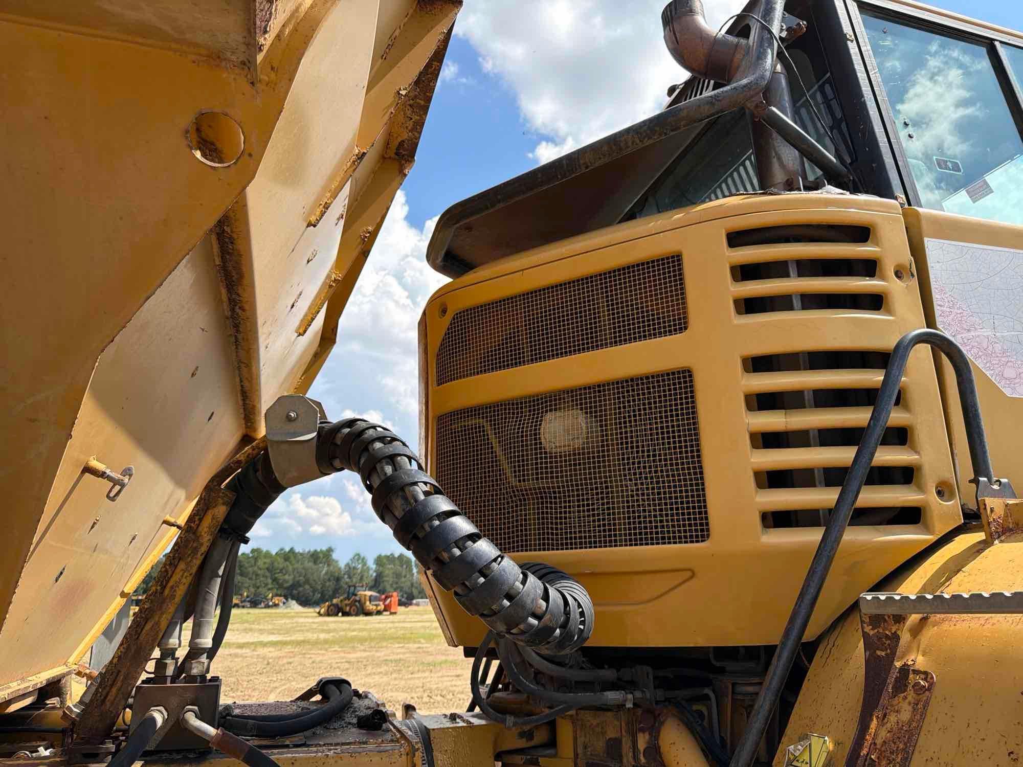 Caterpillar 725