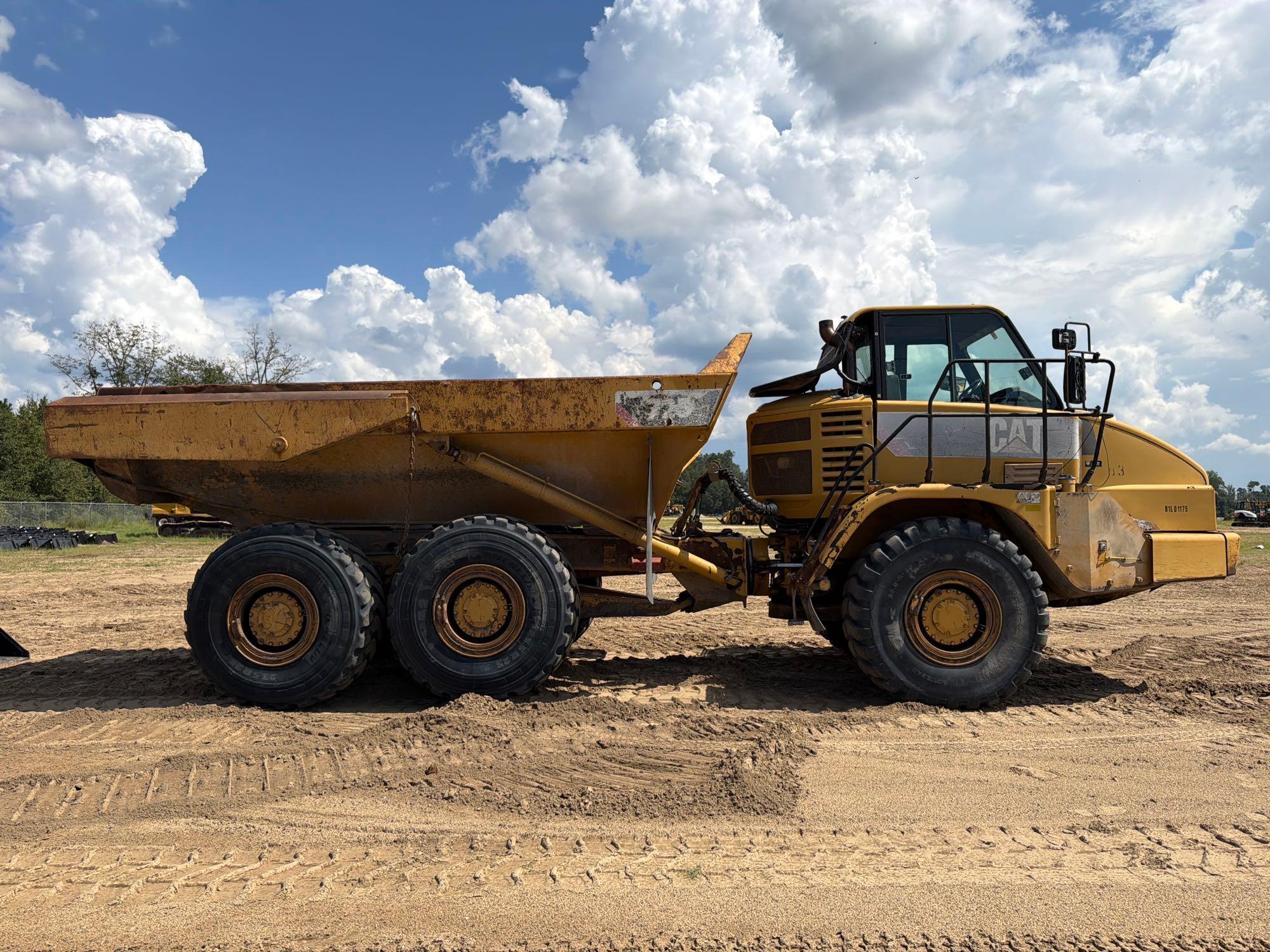 Caterpillar 725