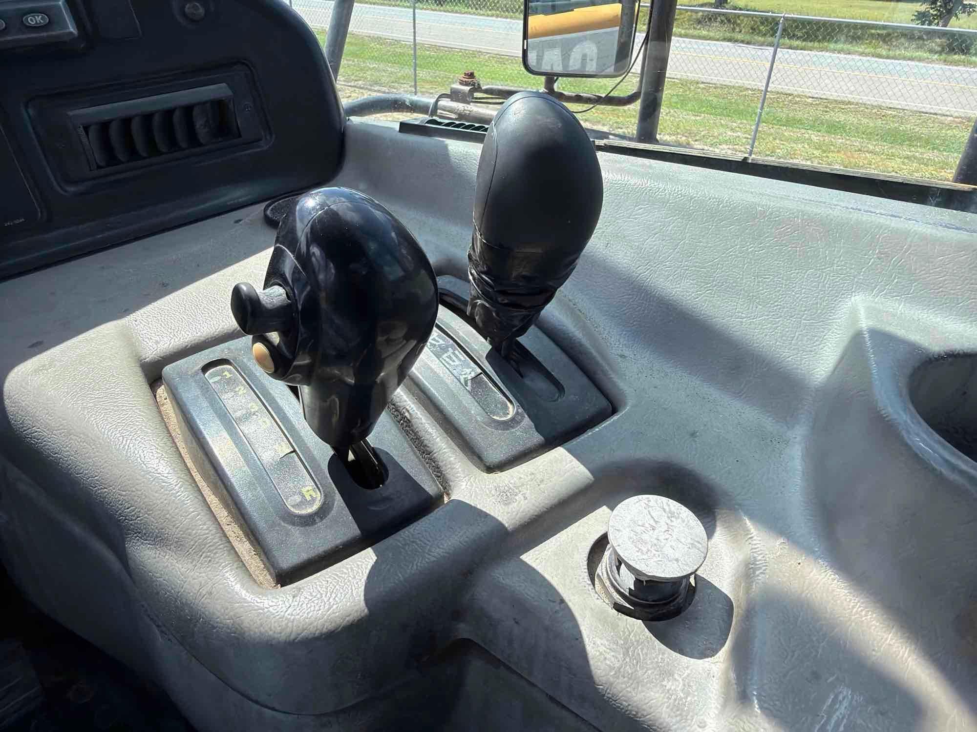 Caterpillar 725