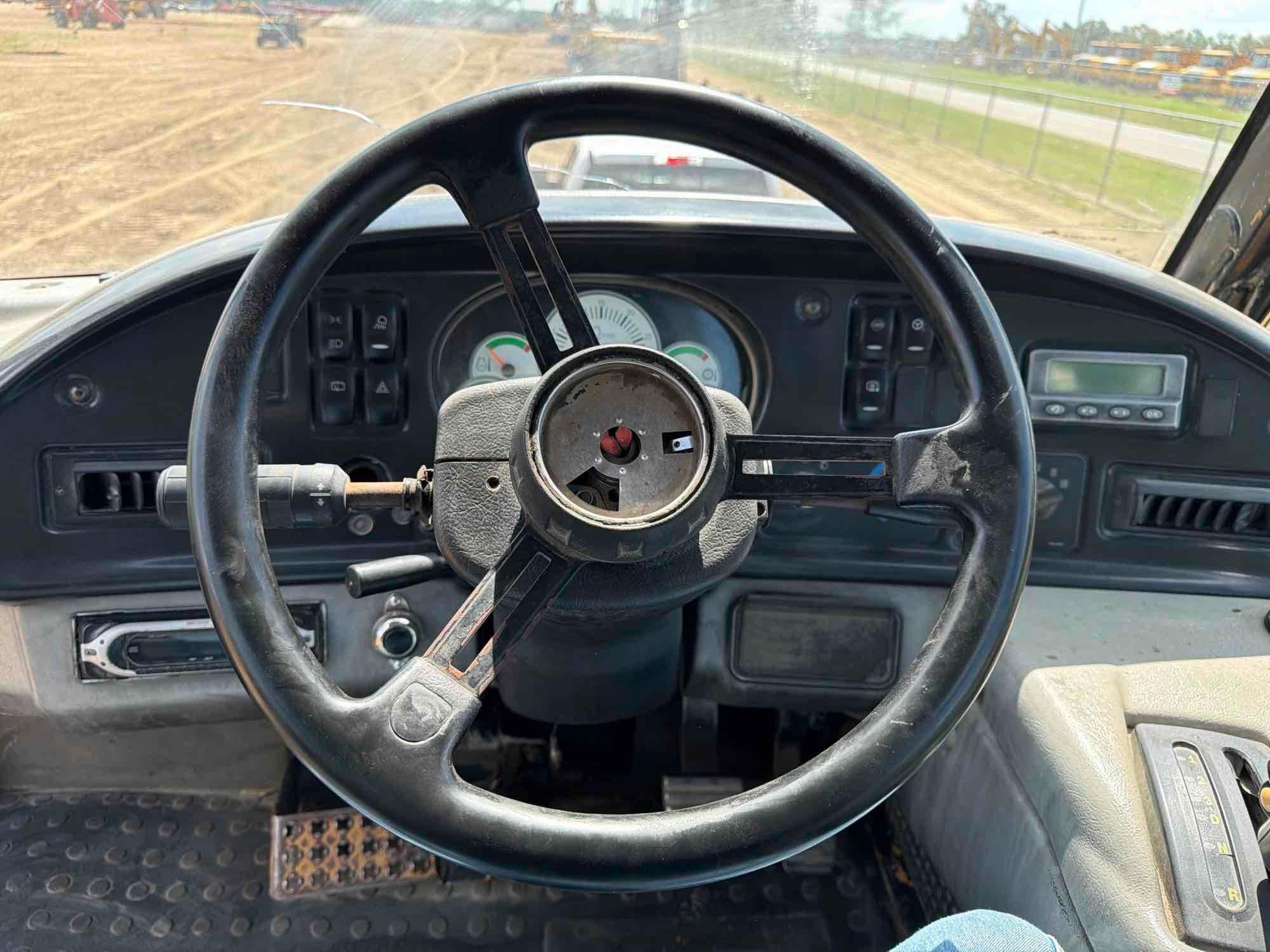 Caterpillar 725