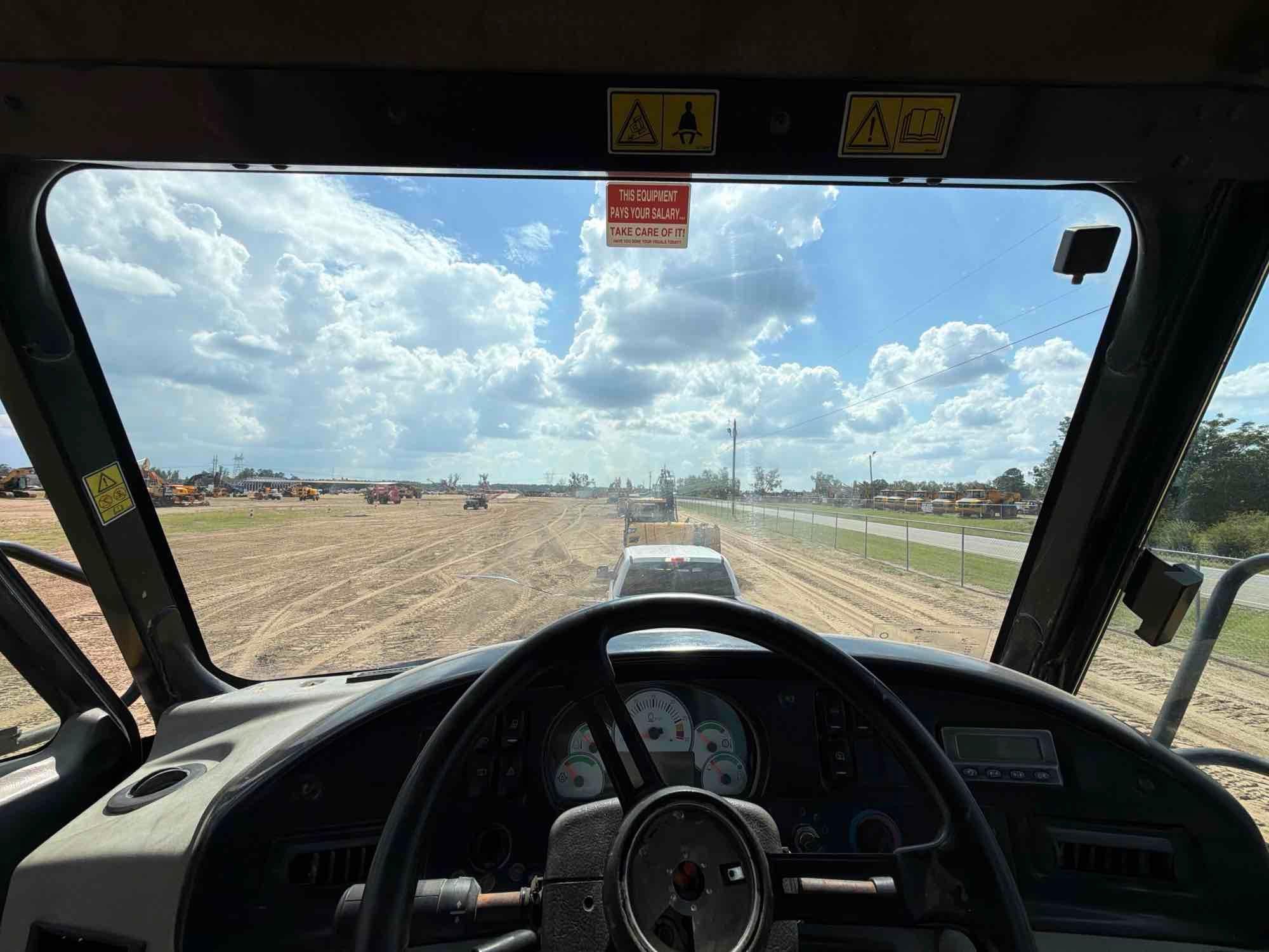 Caterpillar 725