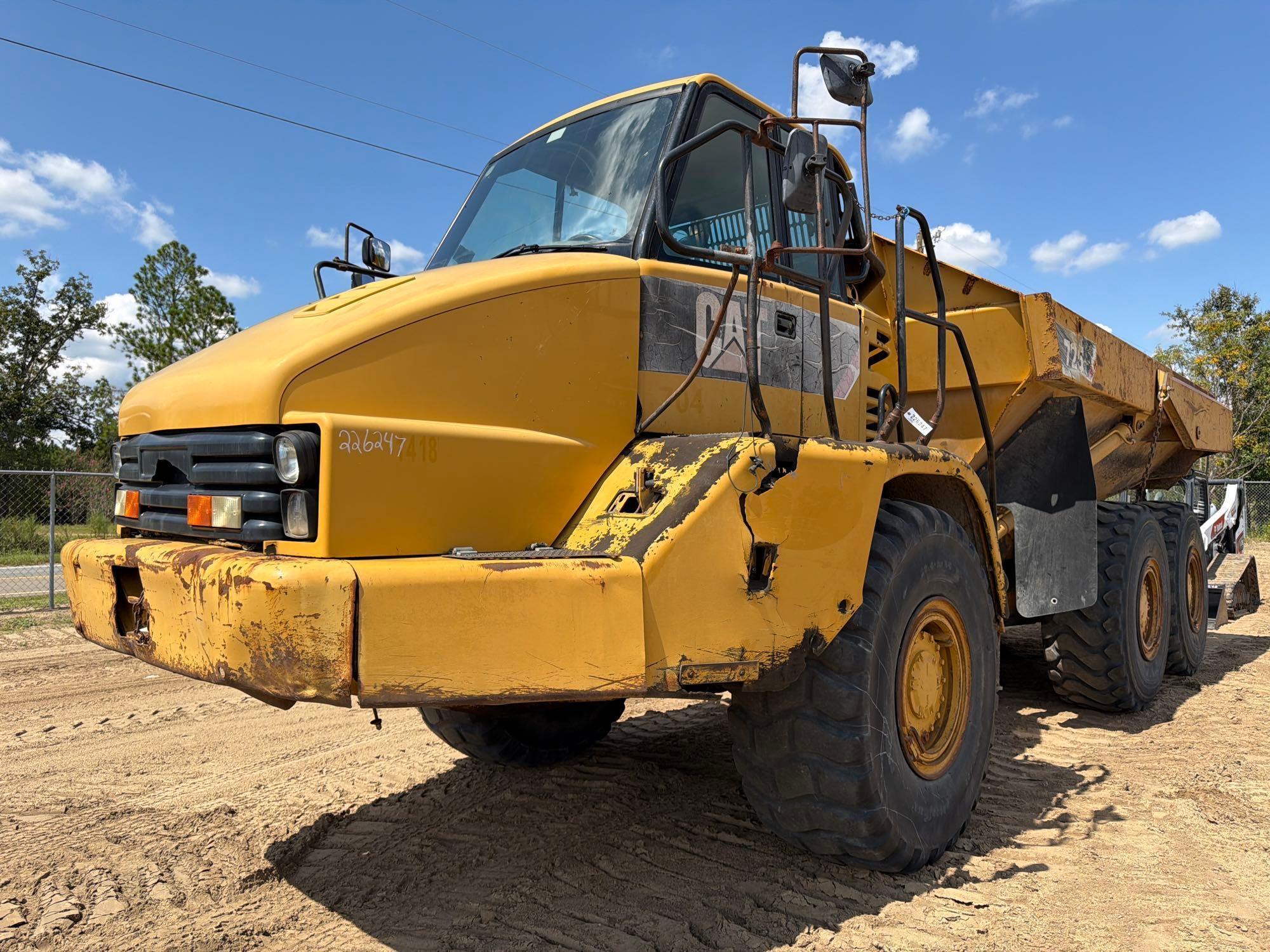 Caterpillar 725