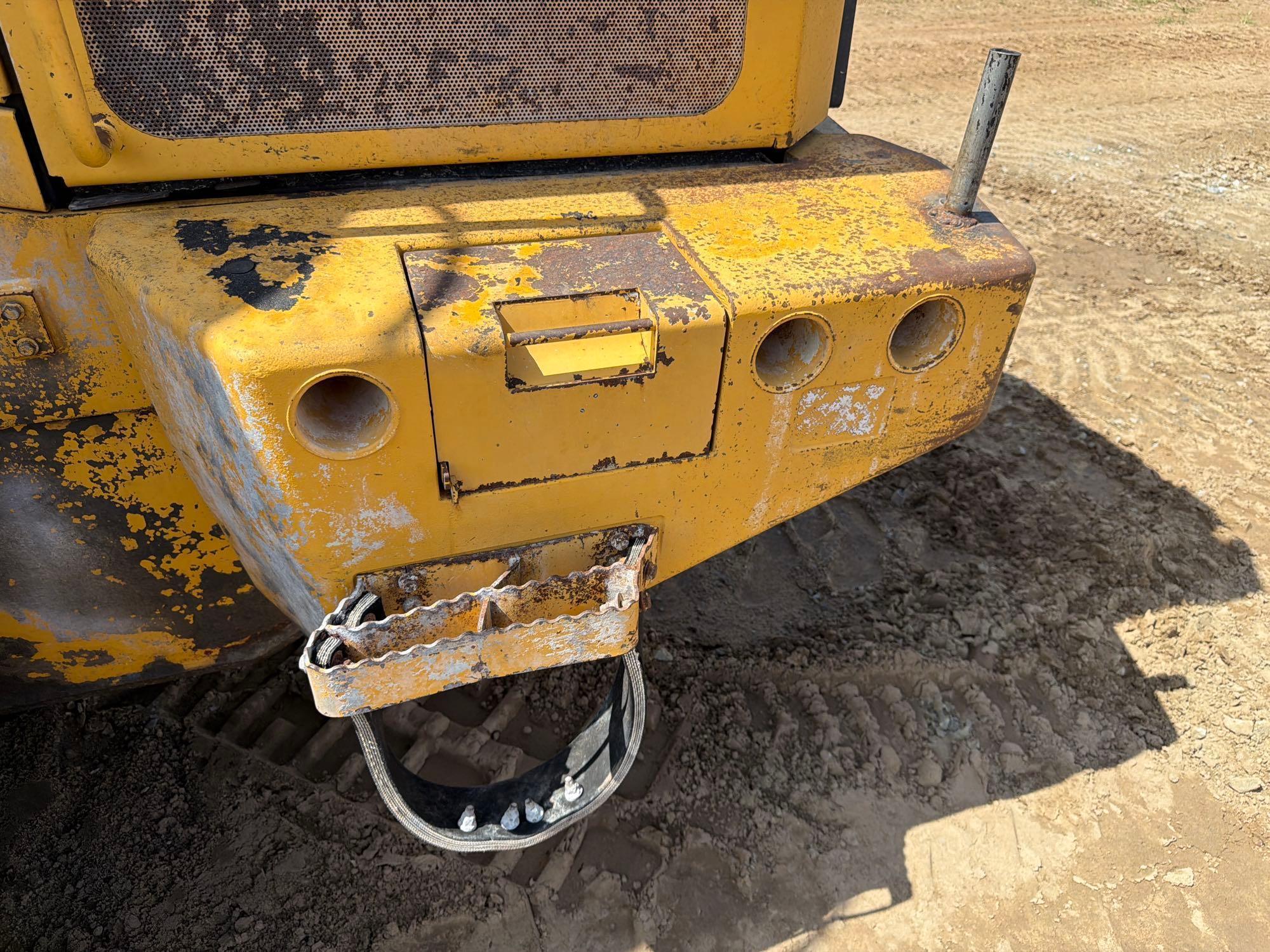John Deere 624J
