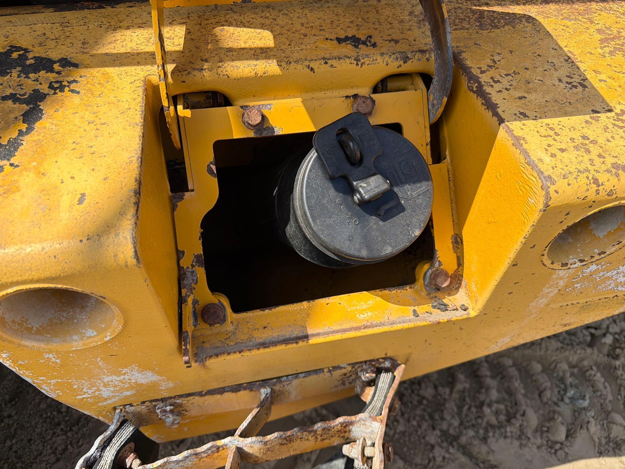 John Deere 624J