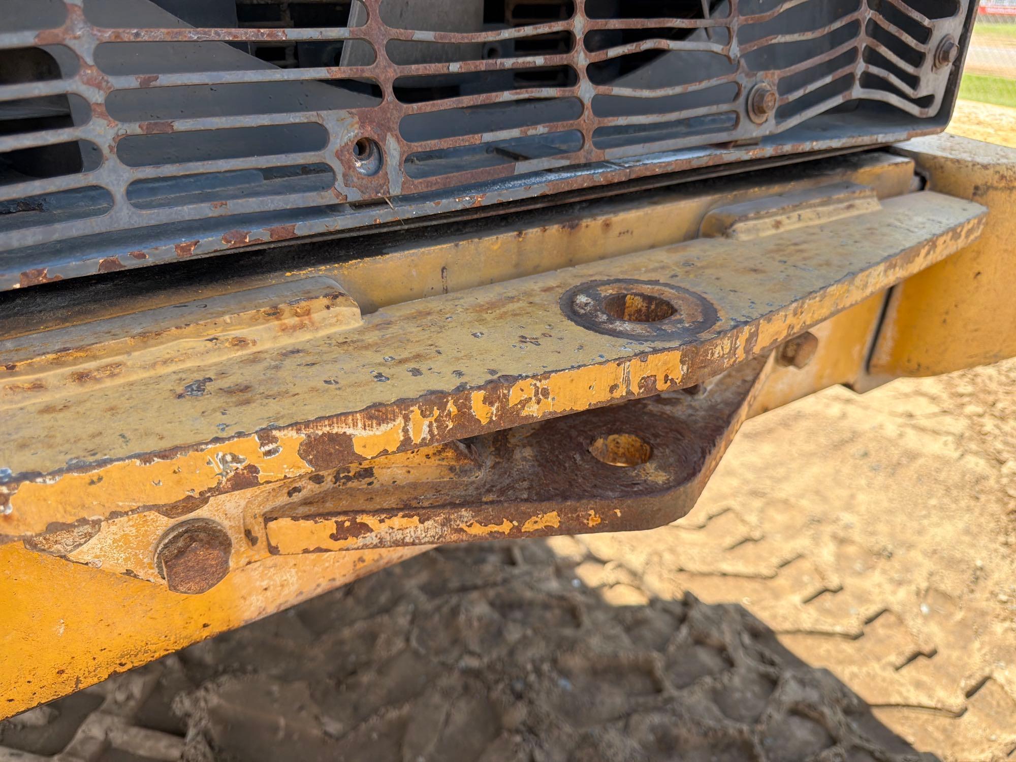 John Deere 624J